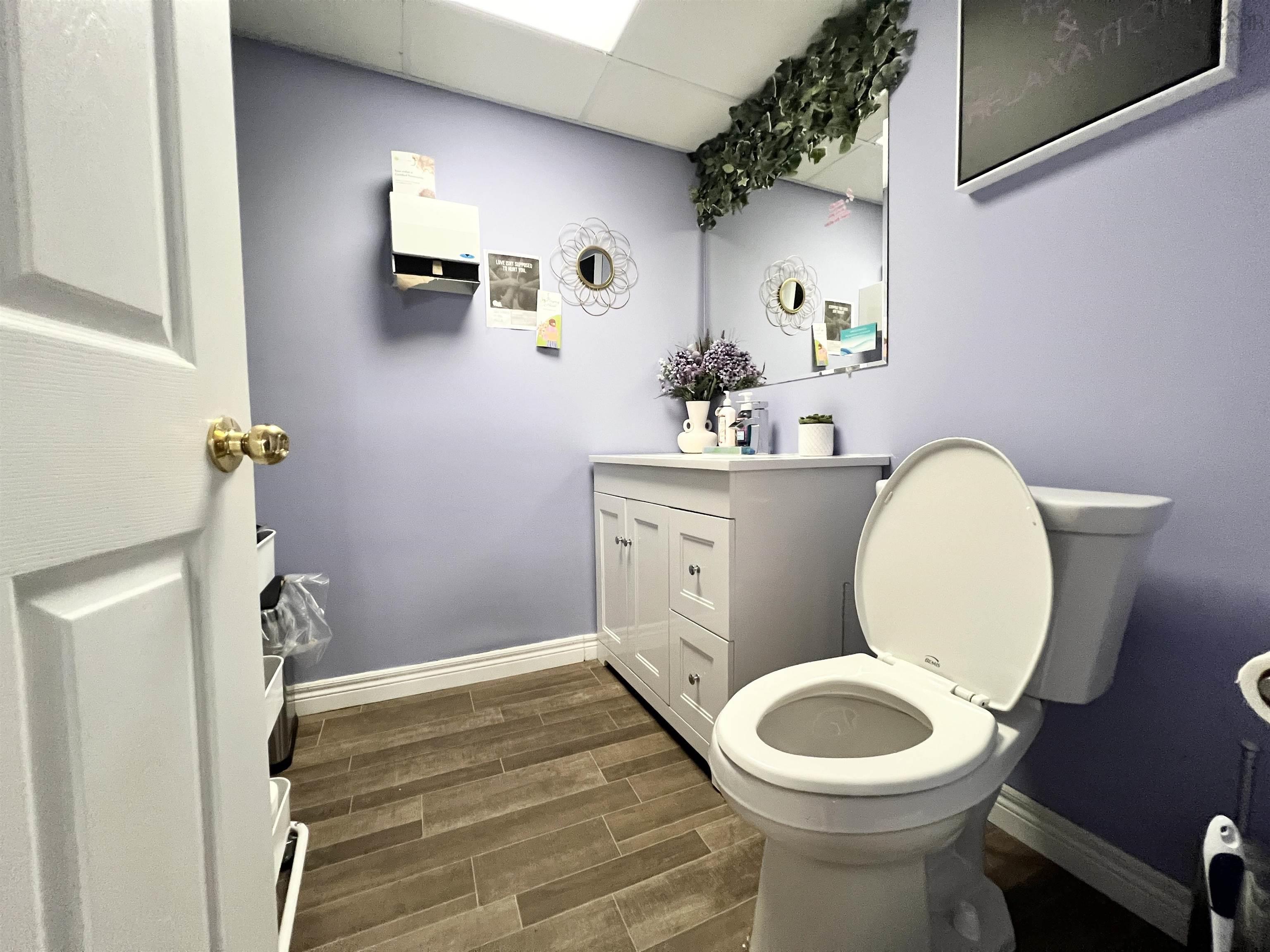 $25.00: 281 SACKVILLE Drive, Sackville