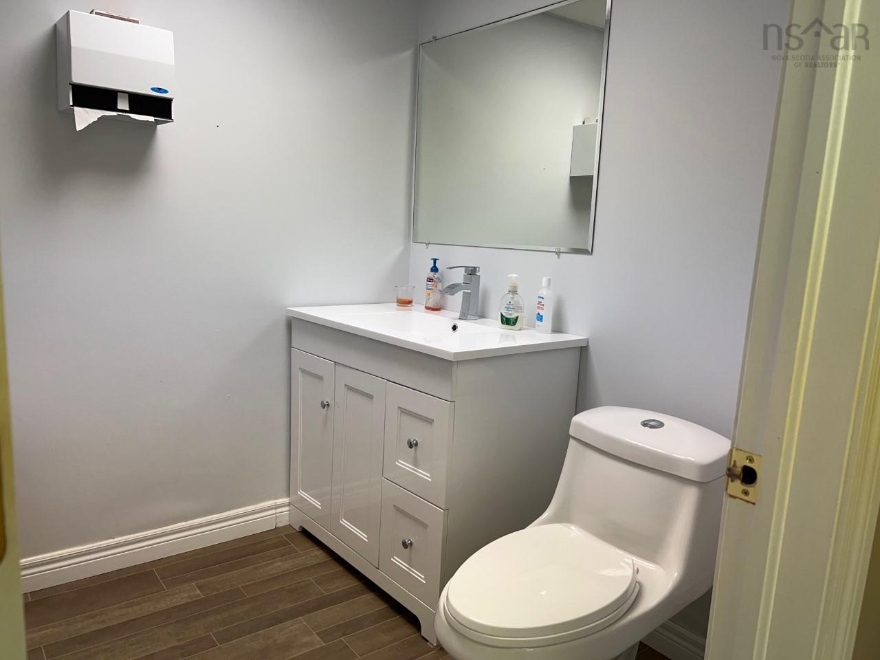 $25.00: 281 SACKVILLE Drive, Sackville