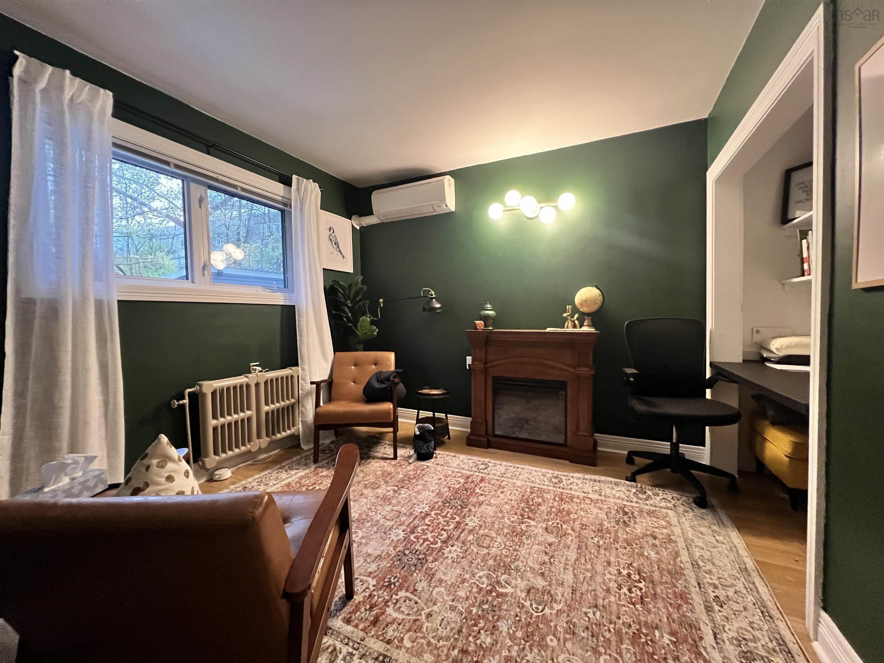 $25.00: 281 SACKVILLE Drive, Sackville