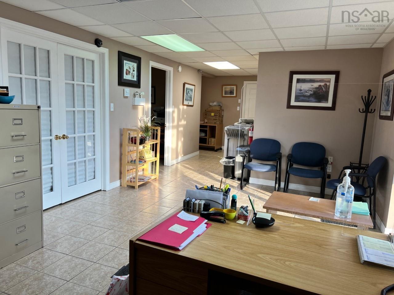$25.00: 281 SACKVILLE Drive, Sackville