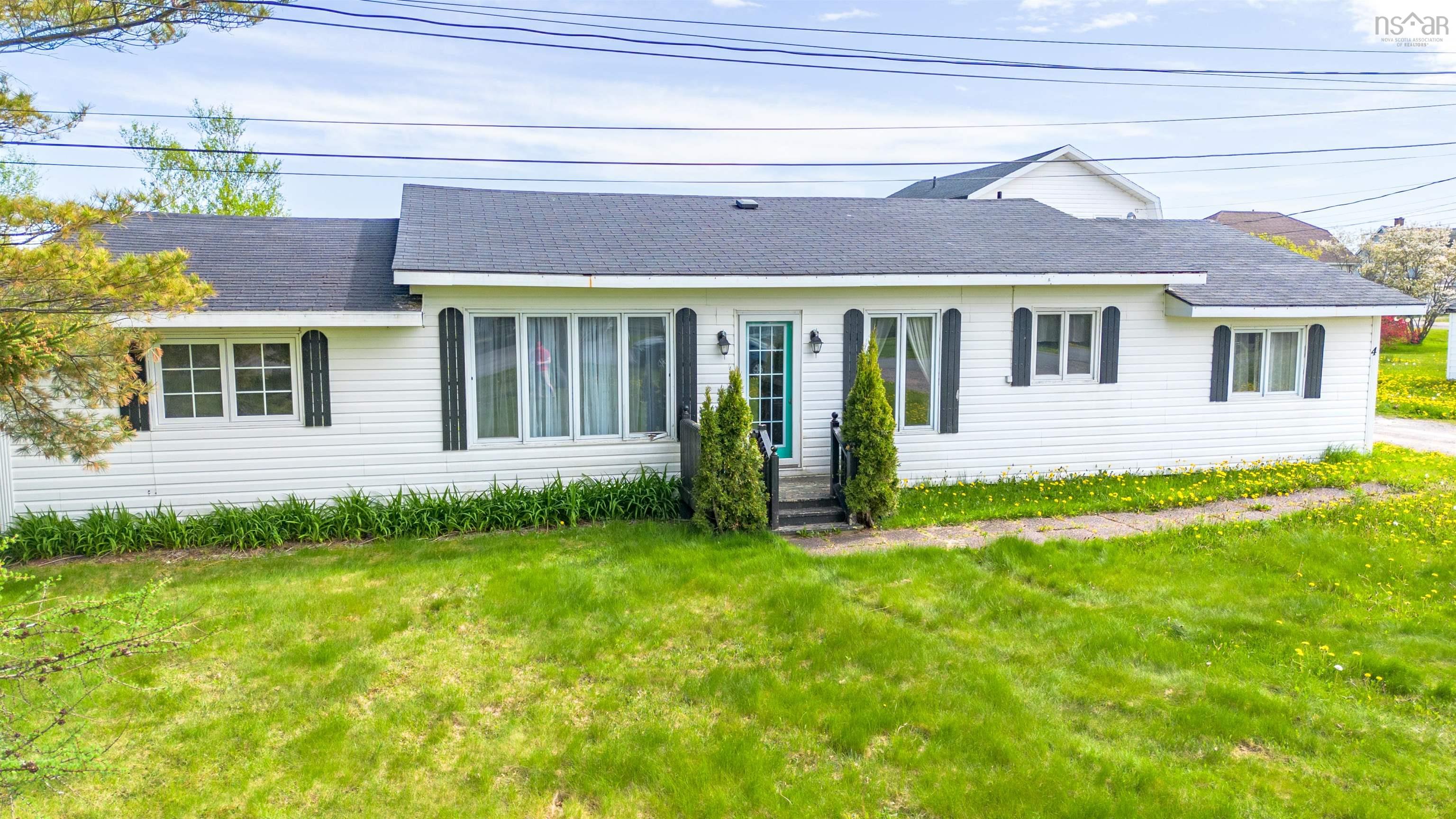 $275,000.00: 4 Emery Lane, Glace Bay