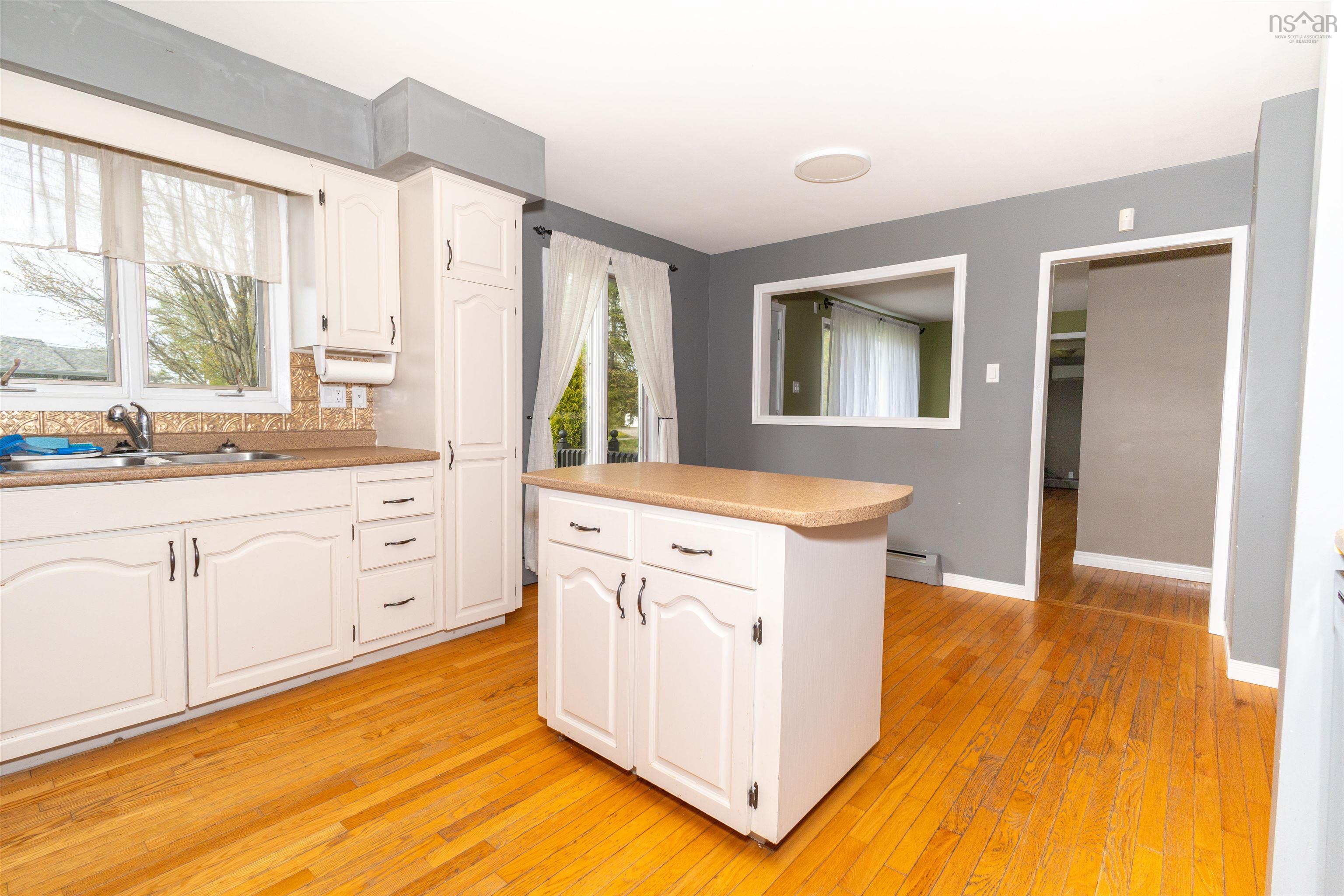 $275,000.00: 4 Emery Lane, Glace Bay