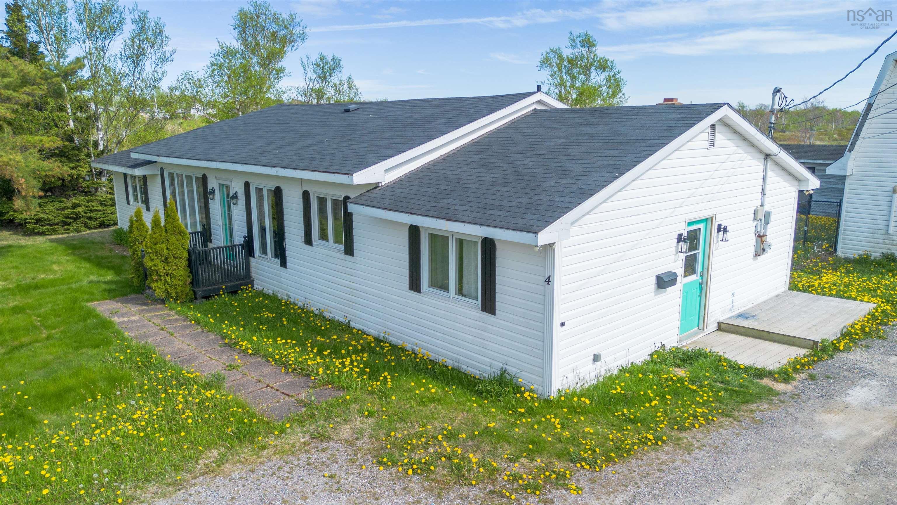 $275,000.00: 4 Emery Lane, Glace Bay