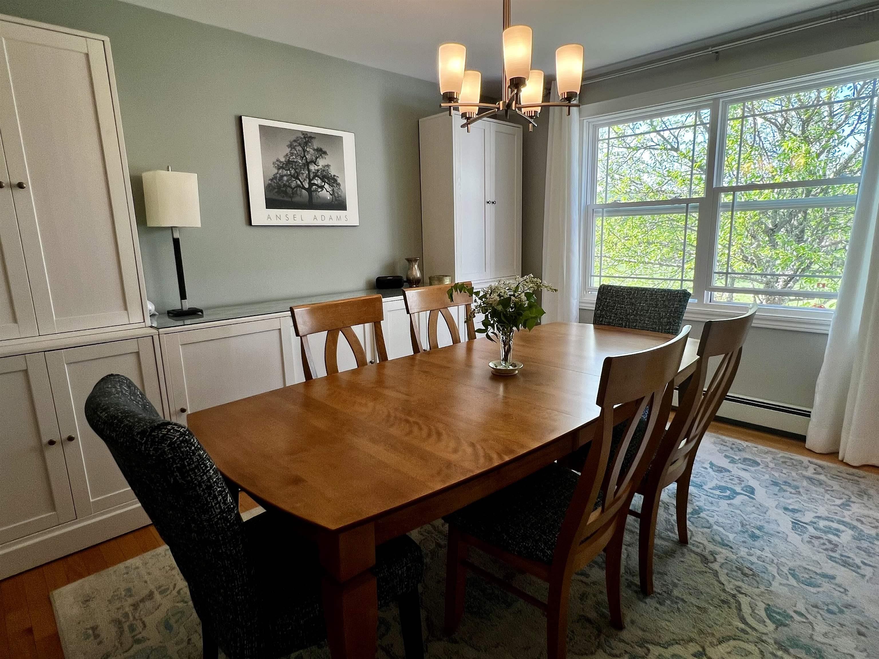 $695,000.00: 951 East River East Side Road, Glencoe