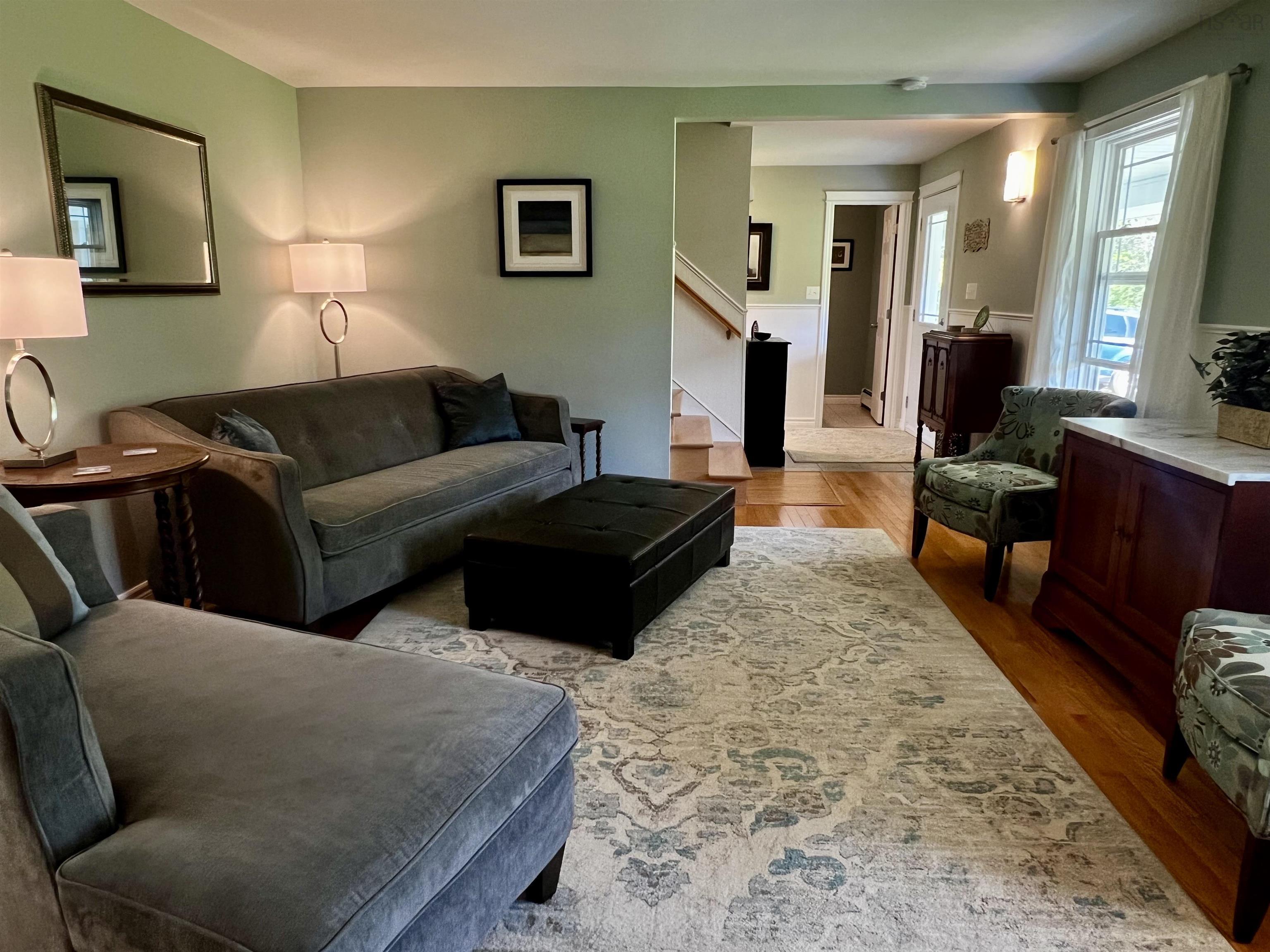 $695,000.00: 951 East River East Side Road, Glencoe