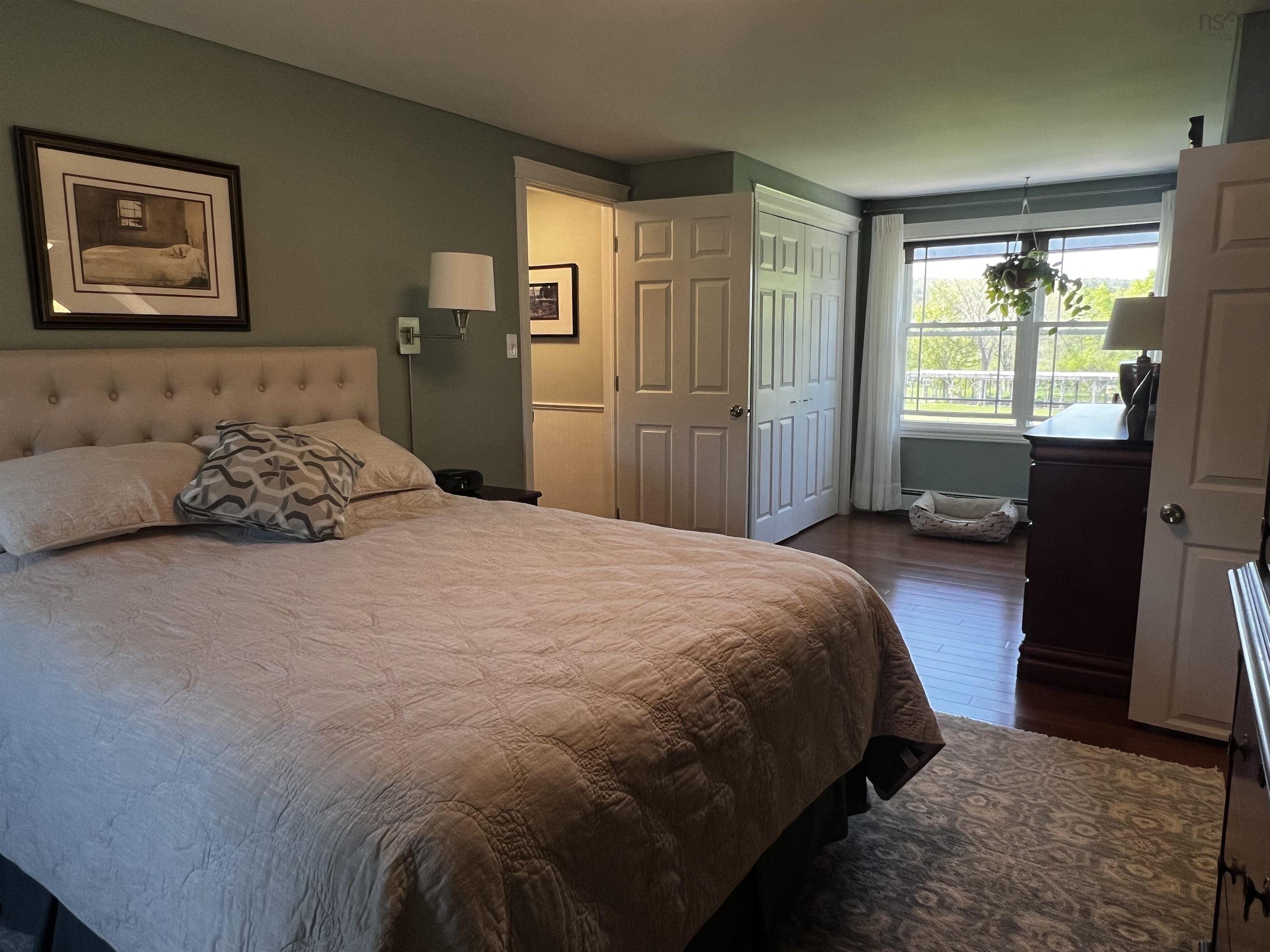 $695,000.00: 951 East River East Side Road, Glencoe