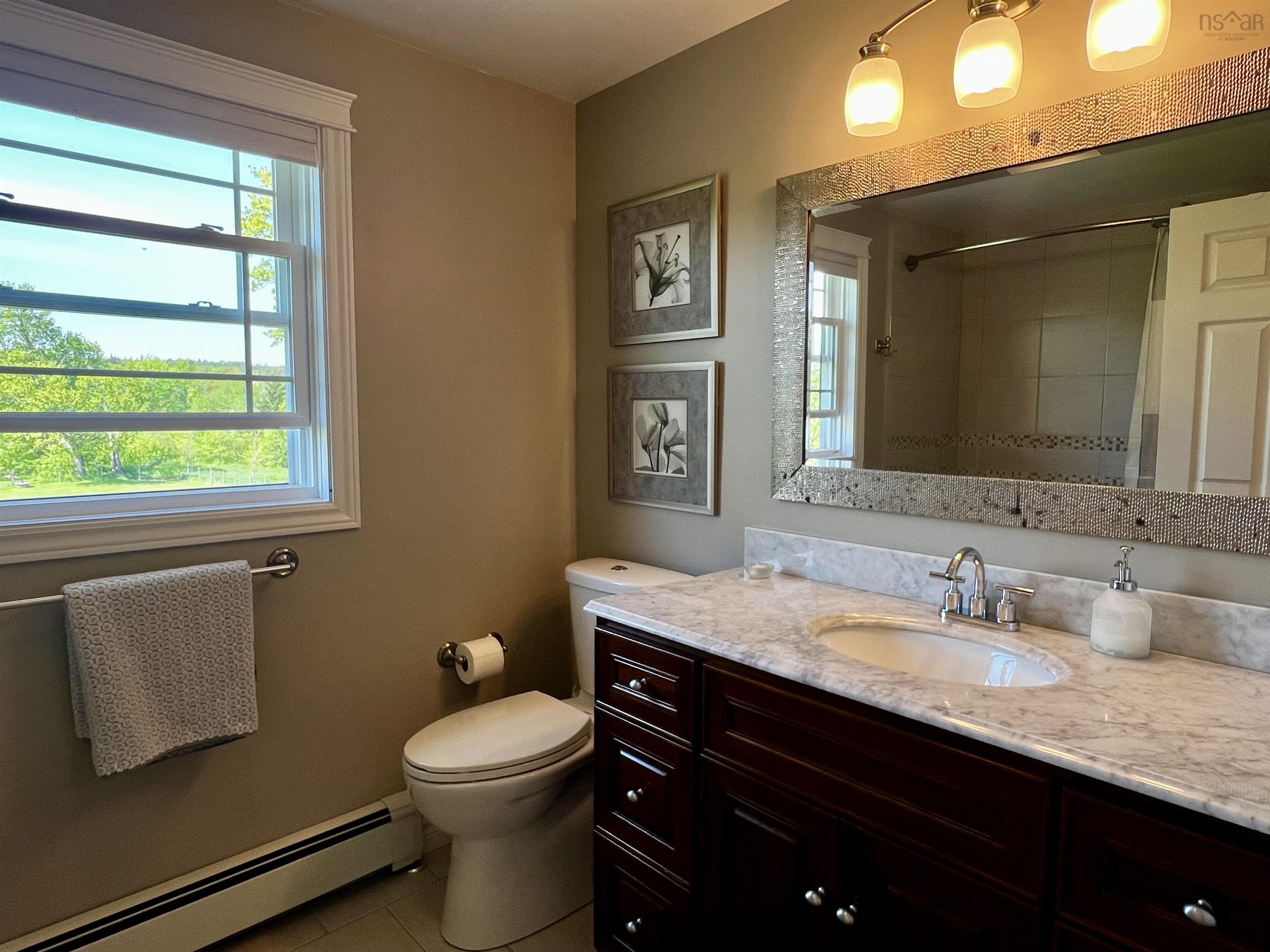 $695,000.00: 951 East River East Side Road, Glencoe