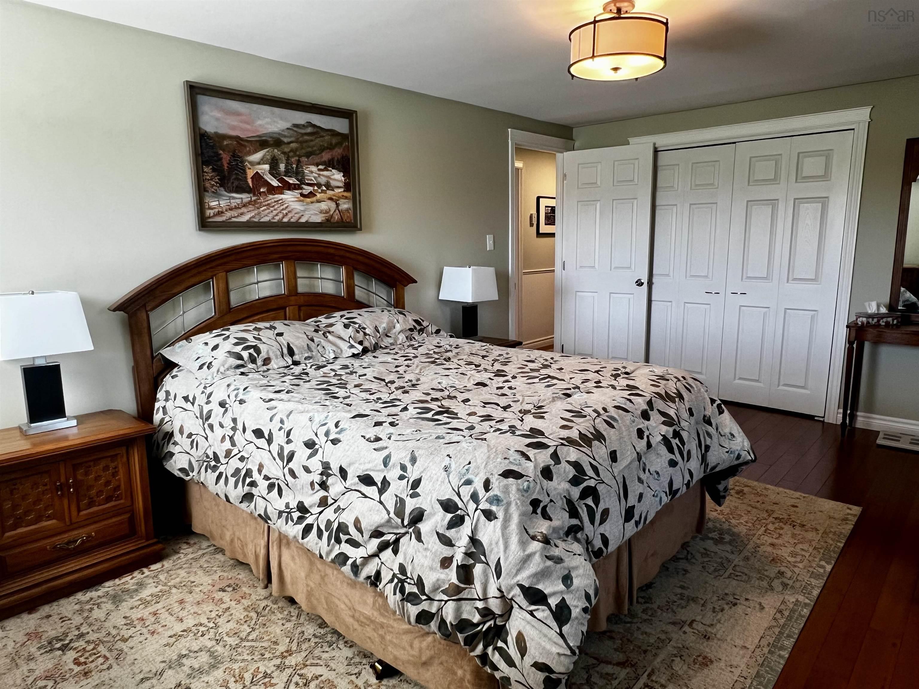 $695,000.00: 951 East River East Side Road, Glencoe