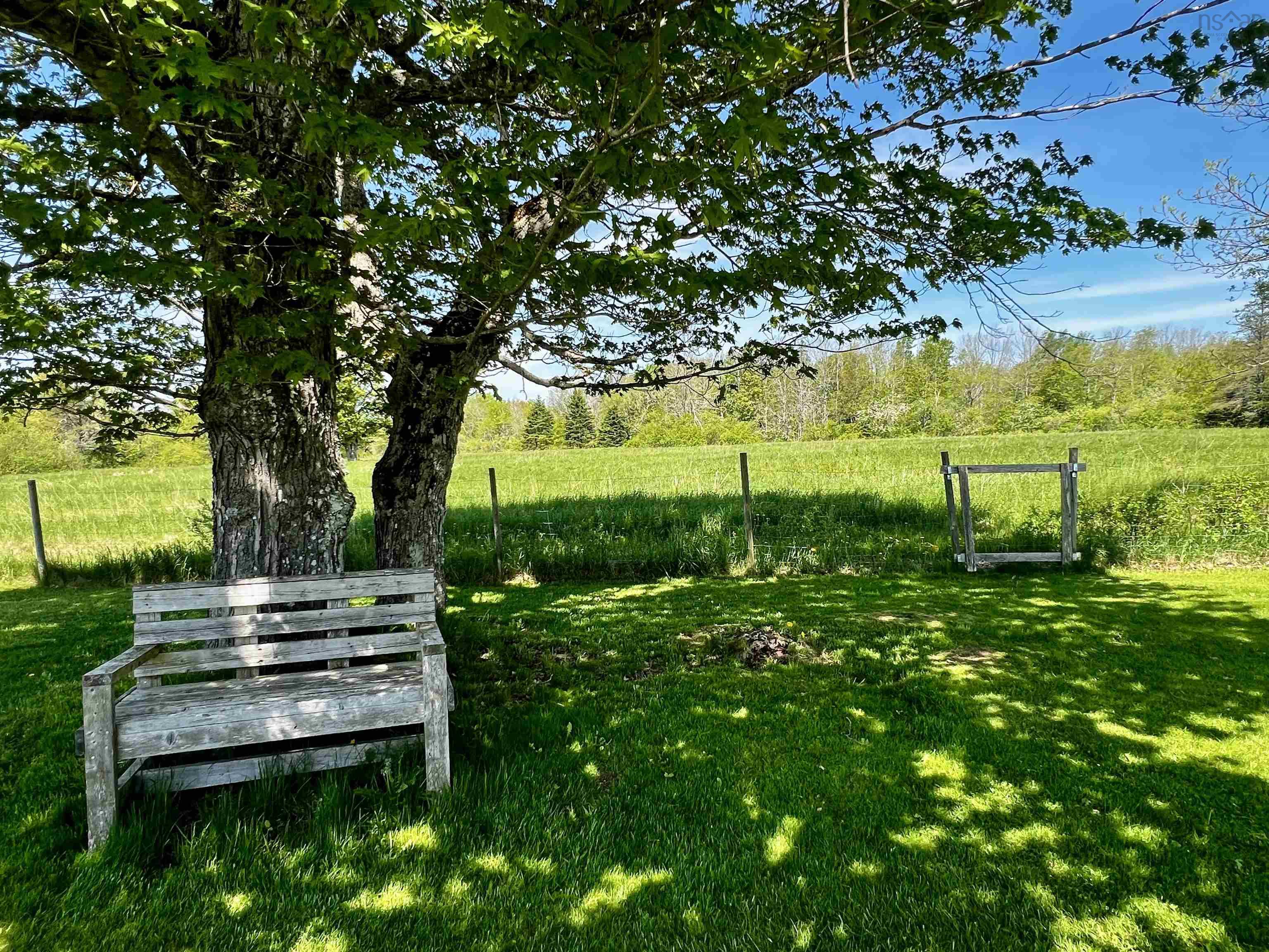 $695,000.00: 951 East River East Side Road, Glencoe