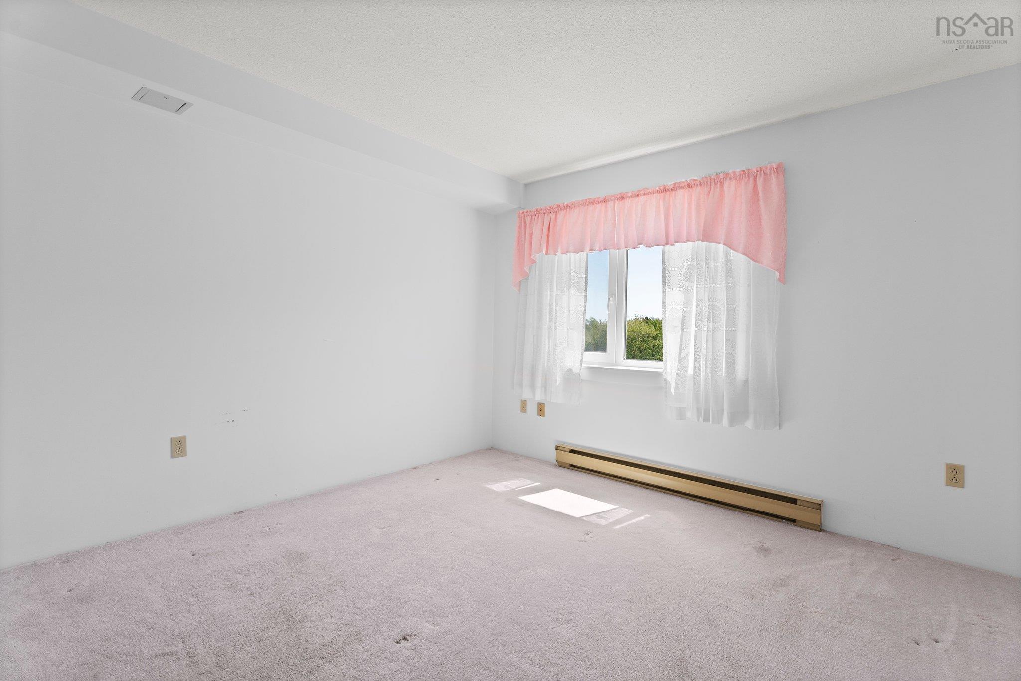 $324,900.00: 612 45 Vimy Avenue, Halifax