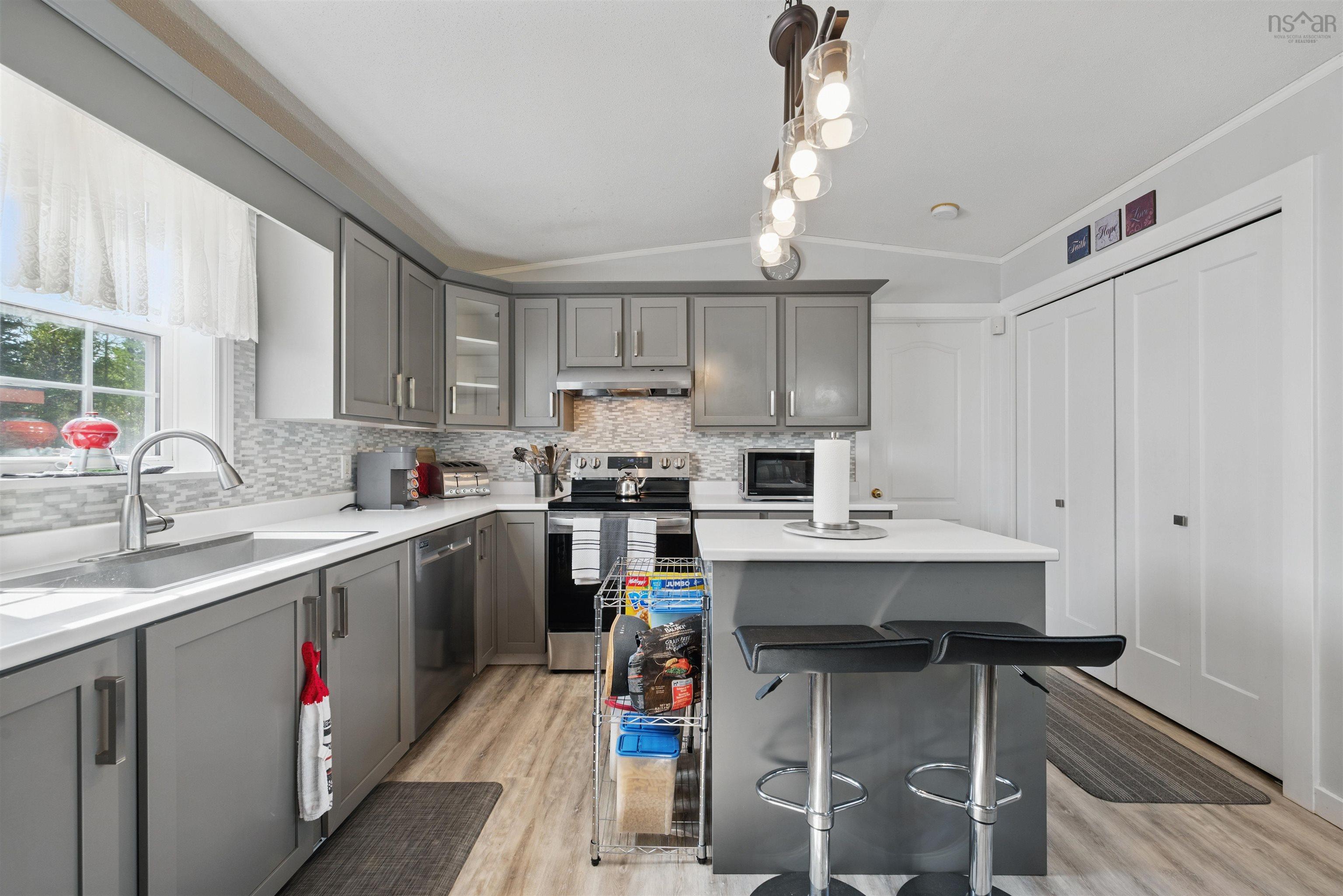 $349,900.00: 20 Greendale Drive, Lawrencetown