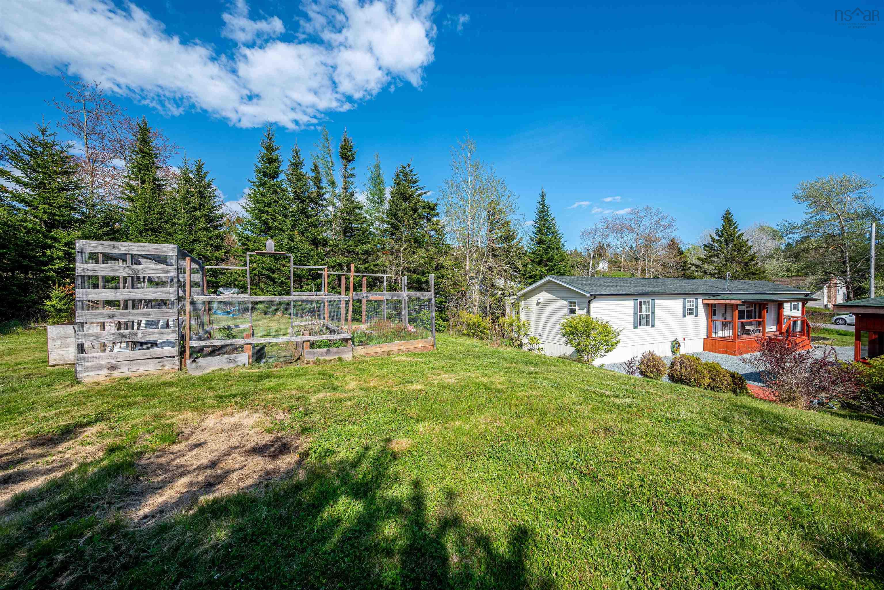 $349,900.00: 20 Greendale Drive, Lawrencetown