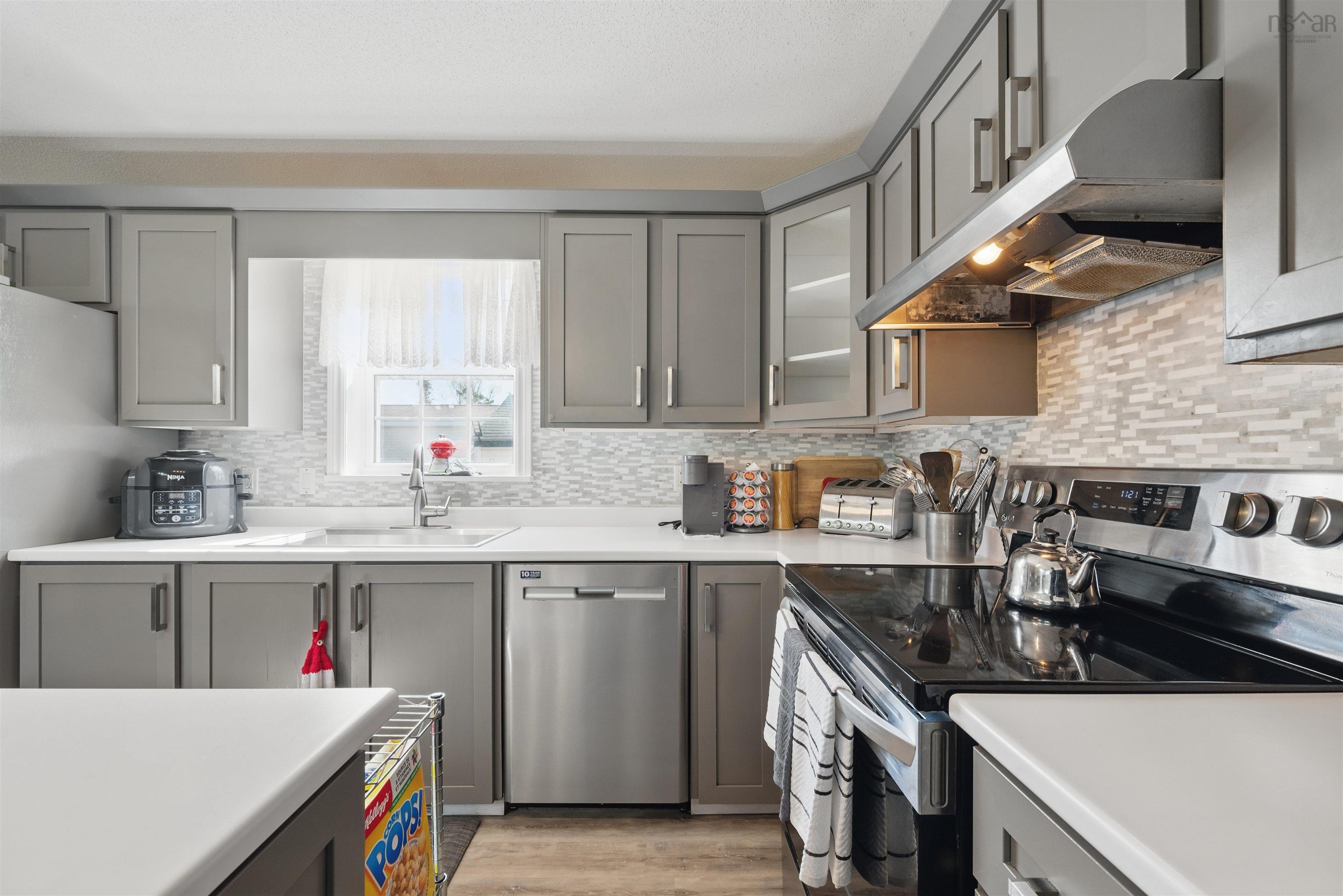 $349,900.00: 20 Greendale Drive, Lawrencetown