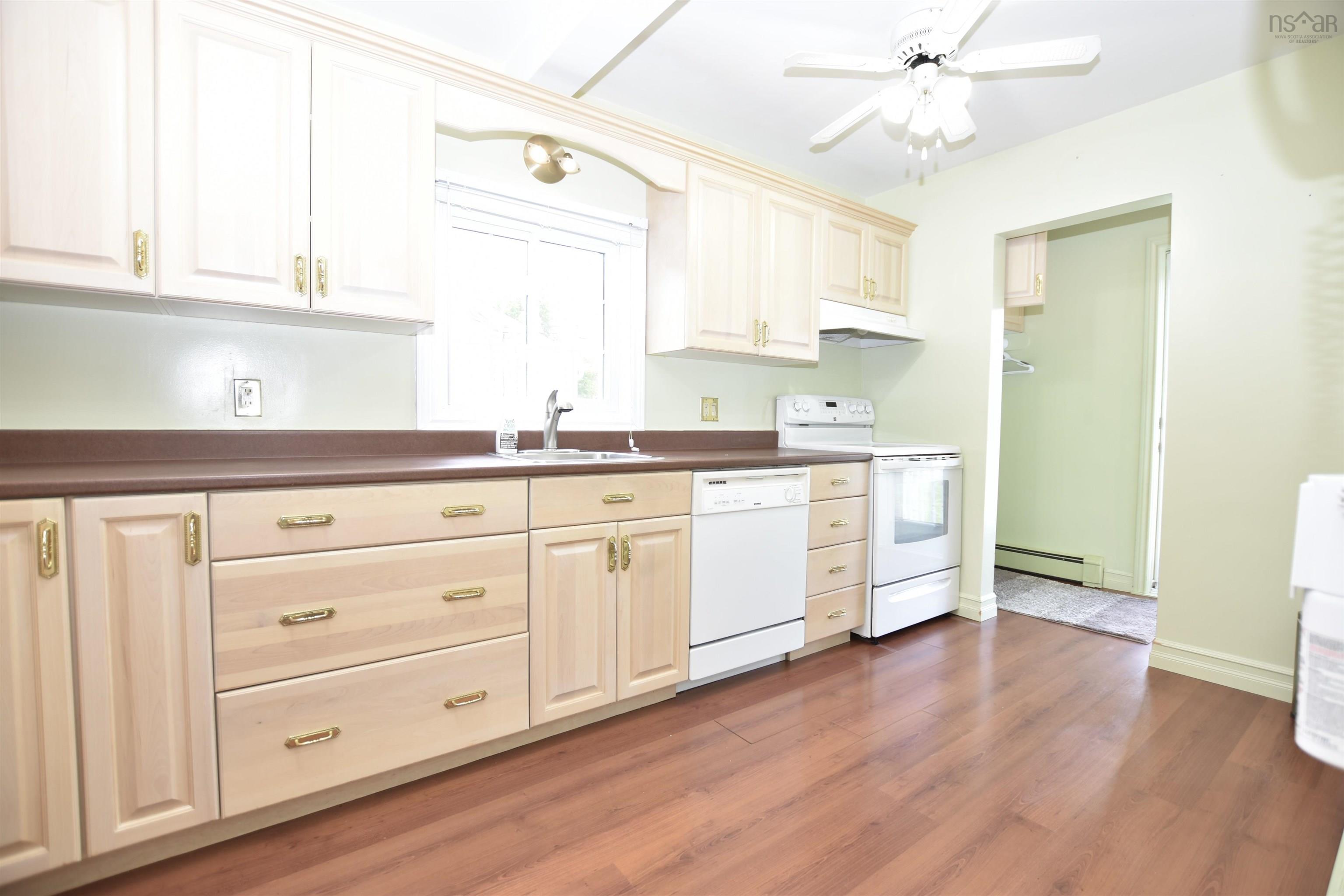 $424,900.00: 18 Devon Crescent, Halifax