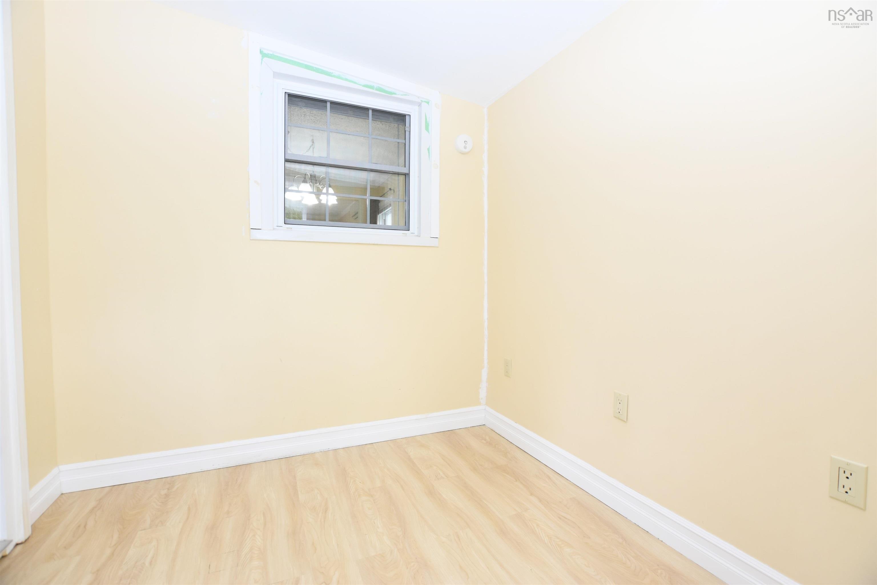 $424,900.00: 18 Devon Crescent, Halifax