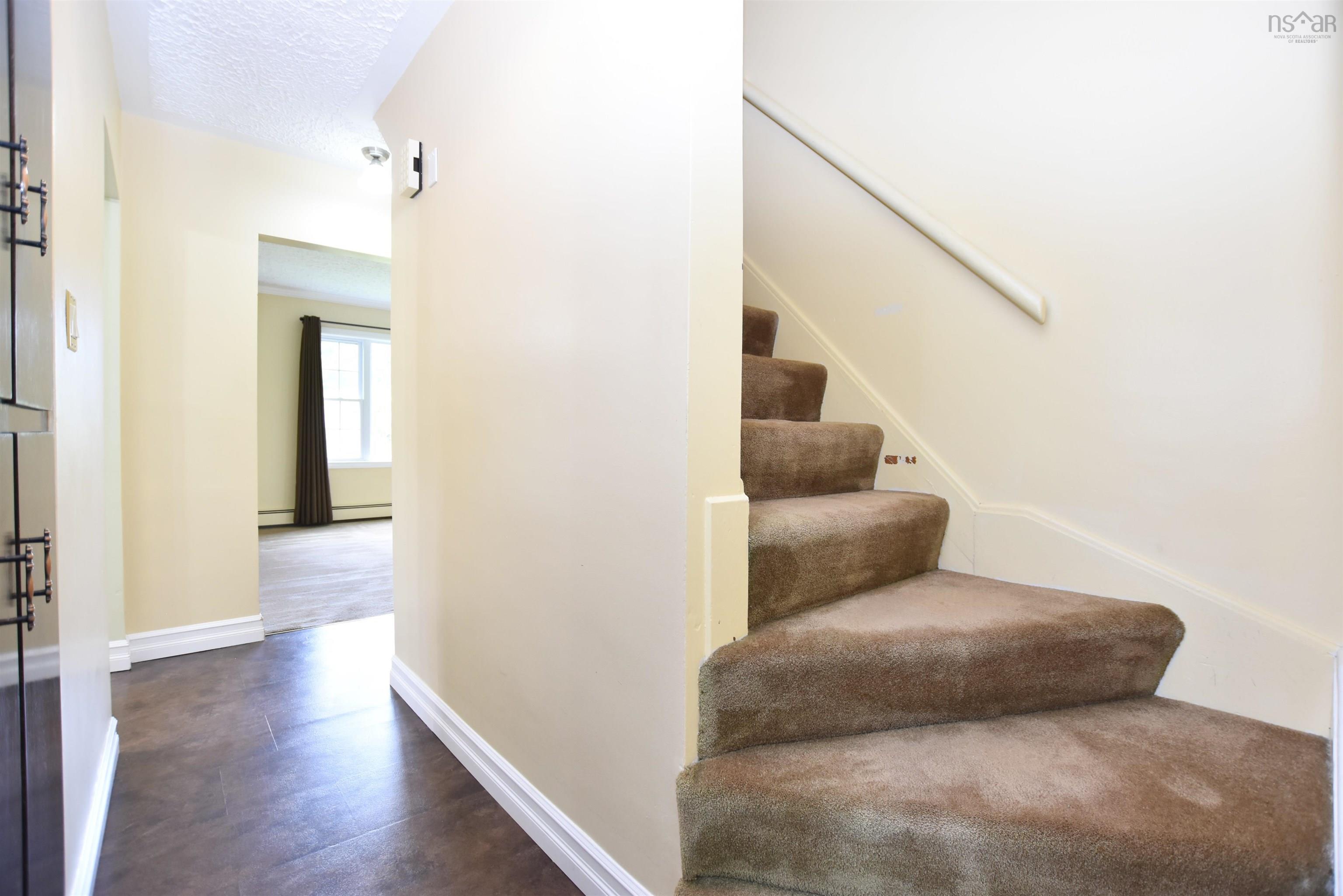 $424,900.00: 18 Devon Crescent, Halifax
