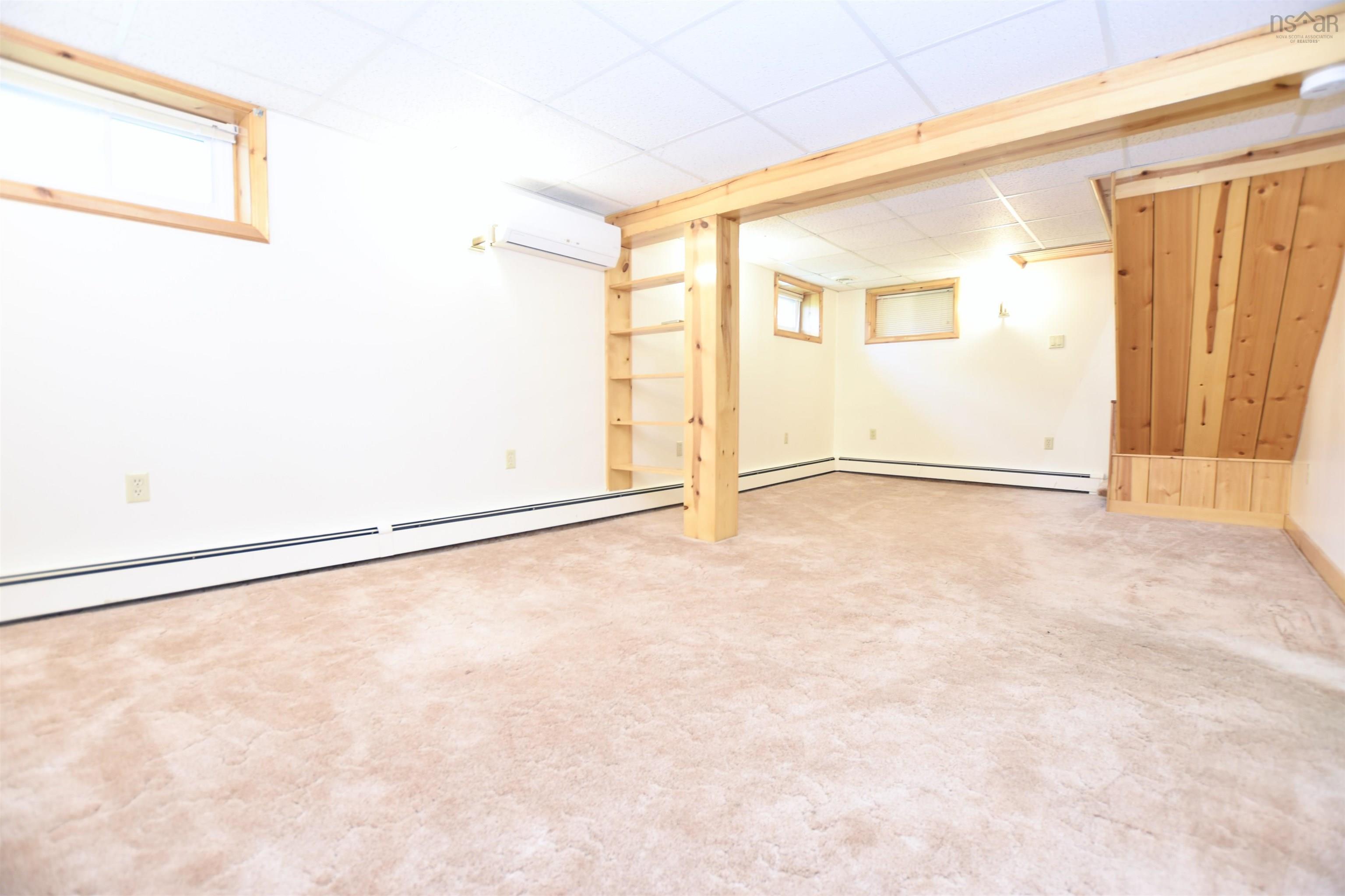 $424,900.00: 18 Devon Crescent, Halifax