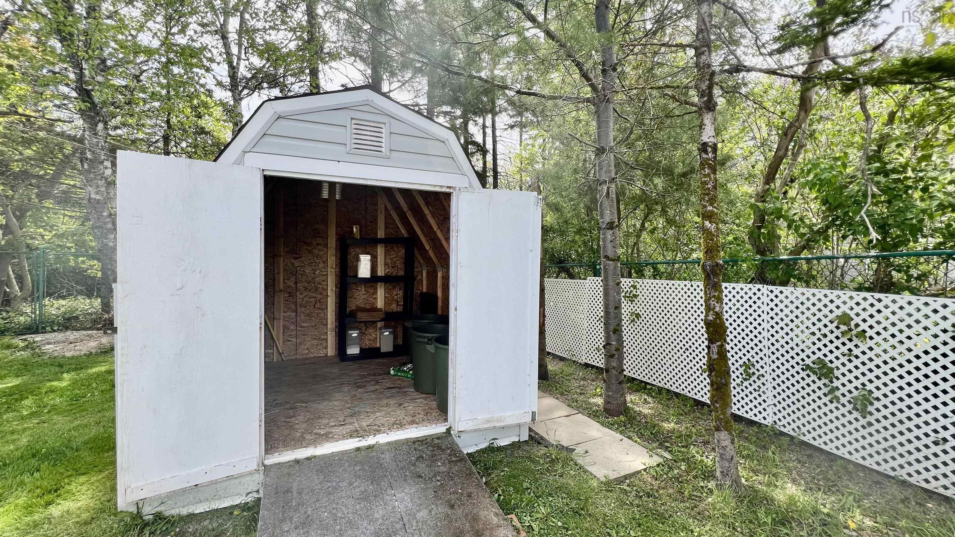 $424,900.00: 18 Devon Crescent, Halifax