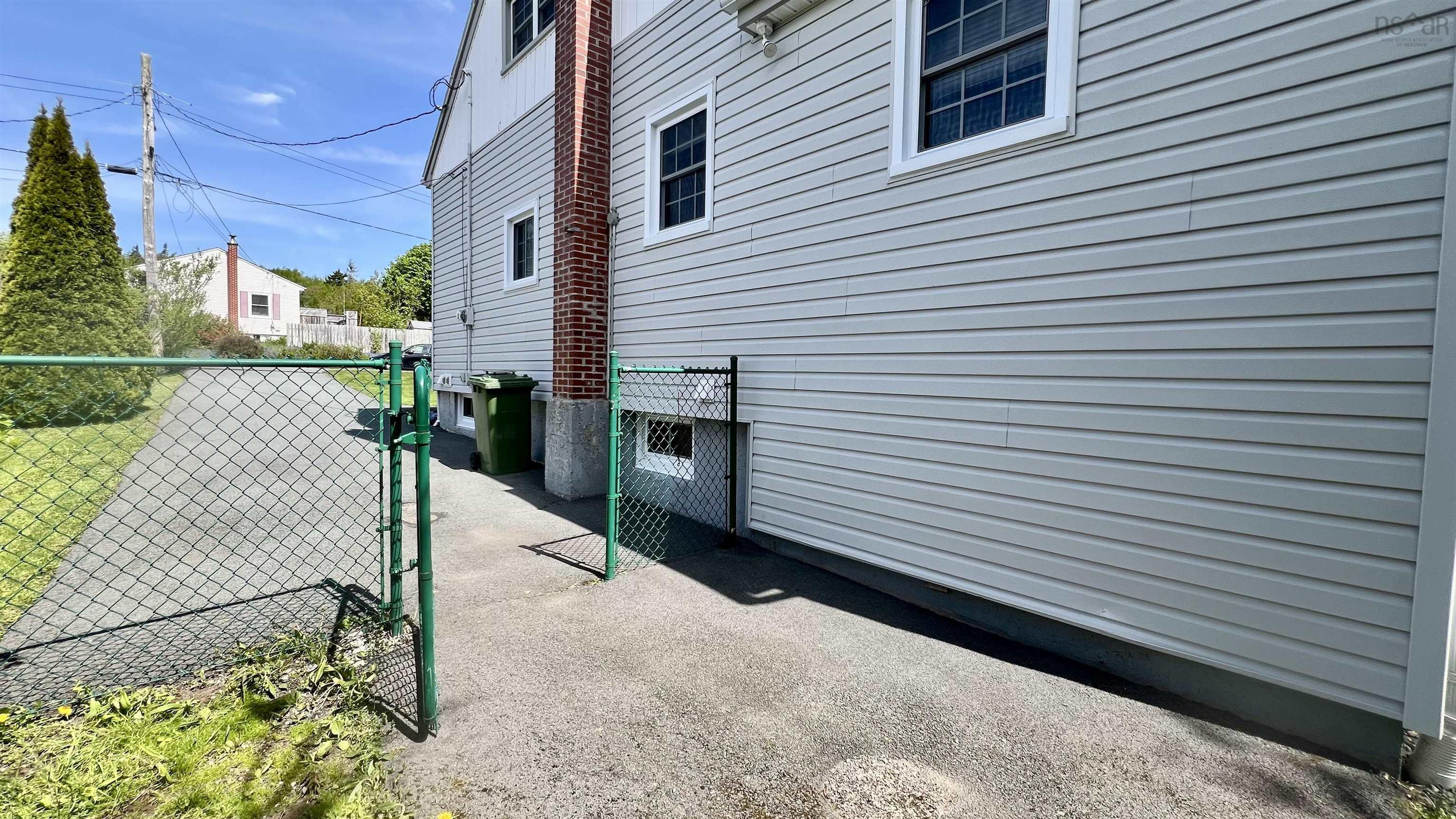 $424,900.00: 18 Devon Crescent, Halifax
