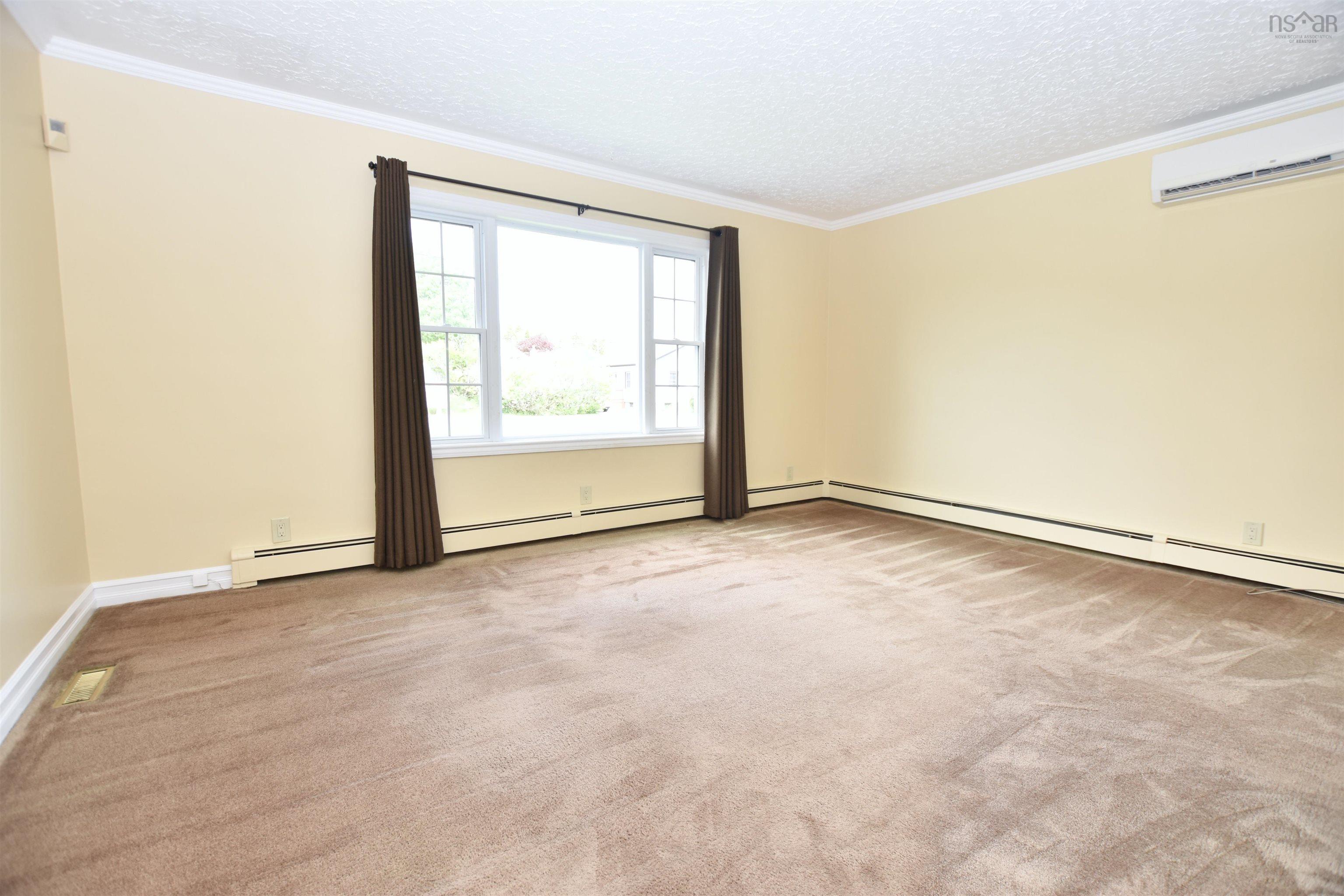 $424,900.00: 18 Devon Crescent, Halifax