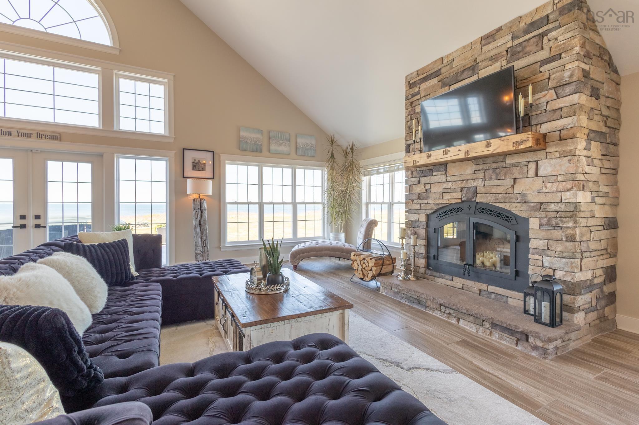 $1,100,000.00: 4849 Highway 1, Salmon River