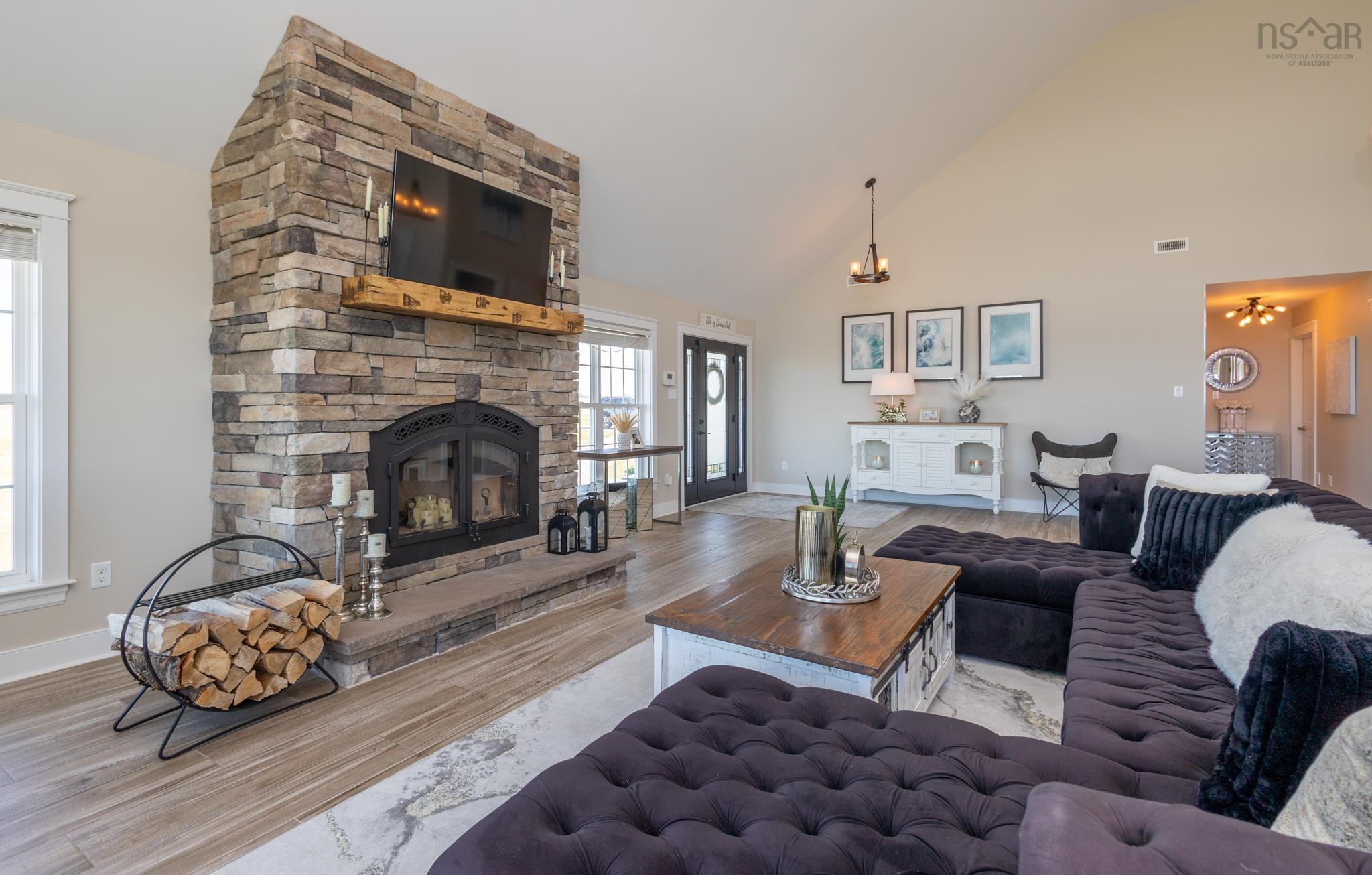 $1,100,000.00: 4849 Highway 1, Salmon River
