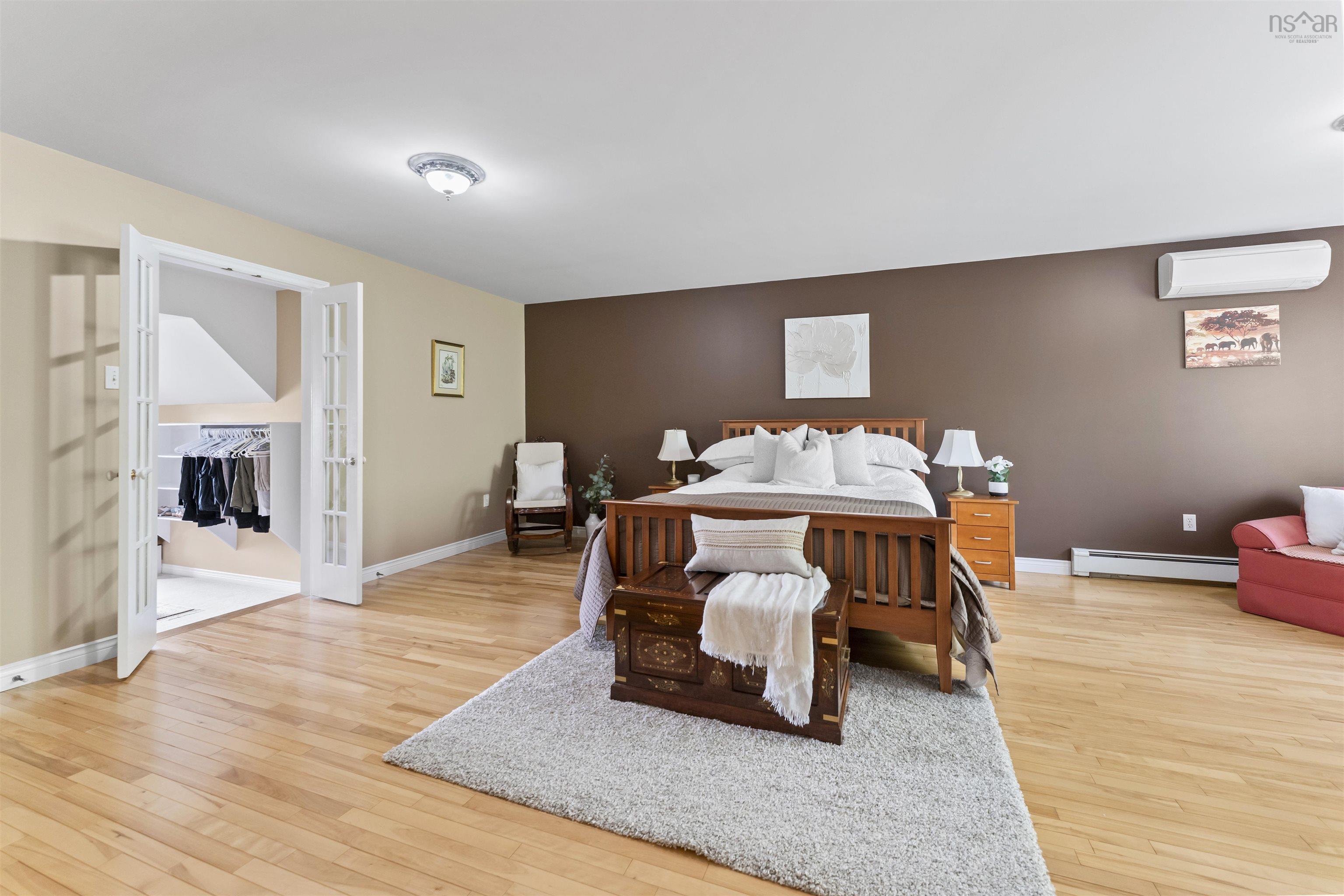 $989,900.00: 11 Parkmount Close, Halifax