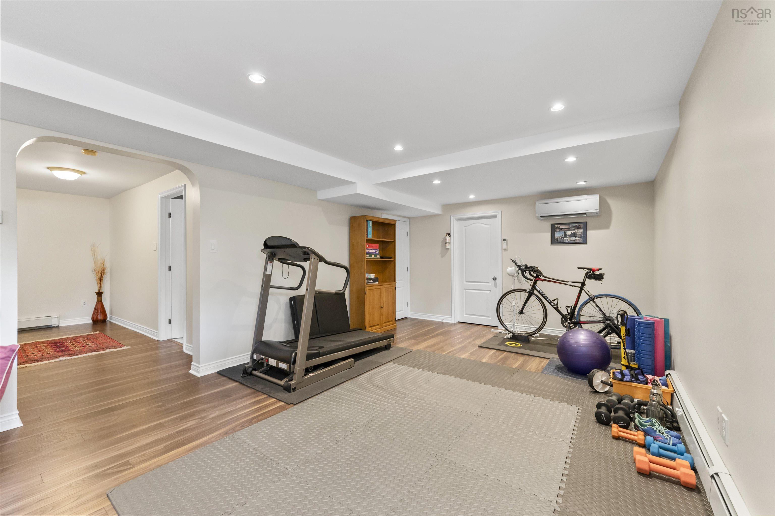 $989,900.00: 11 Parkmount Close, Halifax