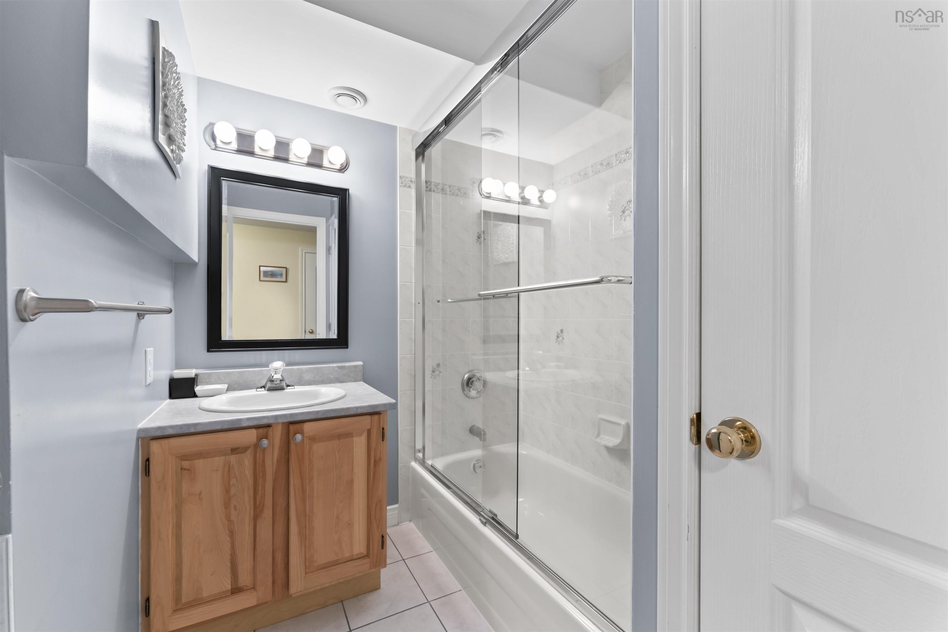 $989,900.00: 11 Parkmount Close, Halifax