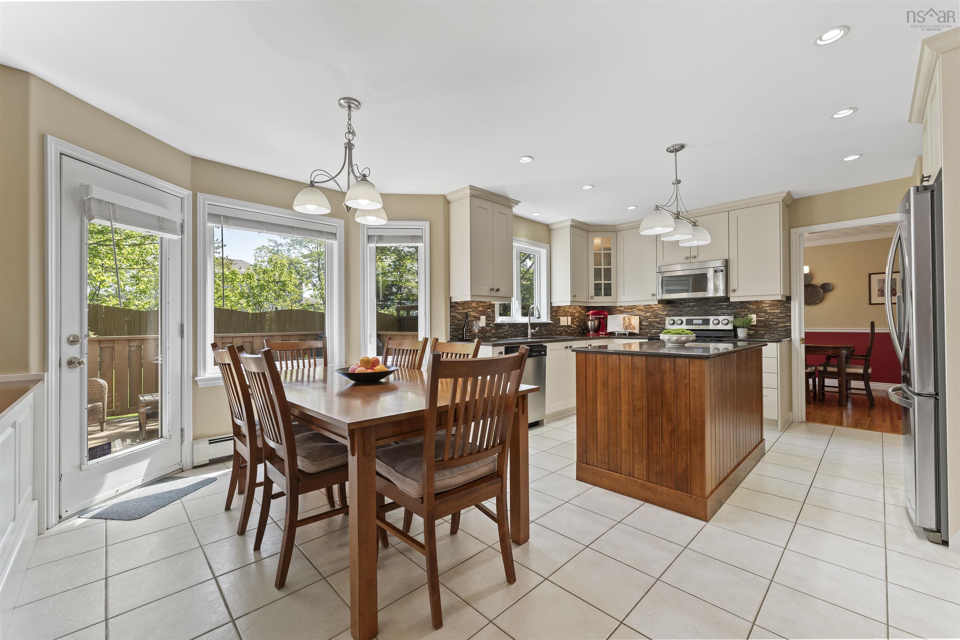 $989,900.00: 11 Parkmount Close, Halifax
