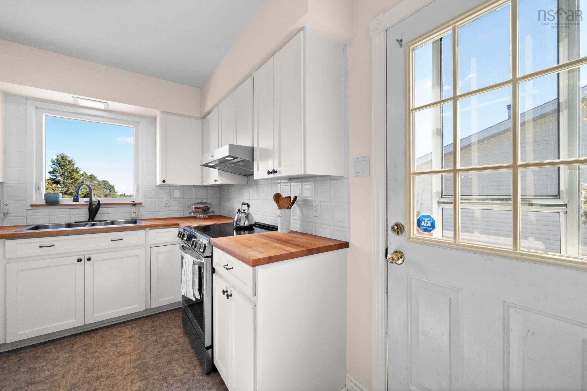 $524,900.00: 102 Oceanlea Drive, Eastern Passage