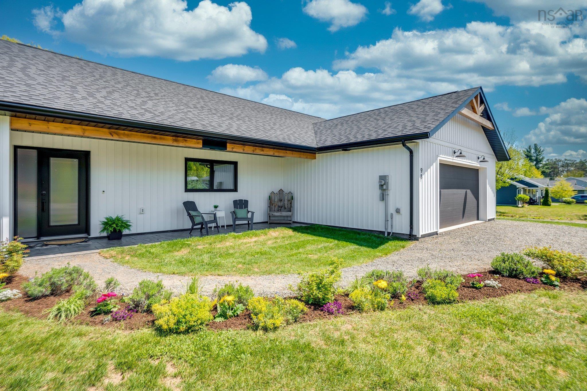 $689,000.00: 98 Durno Drive, Cambridge
