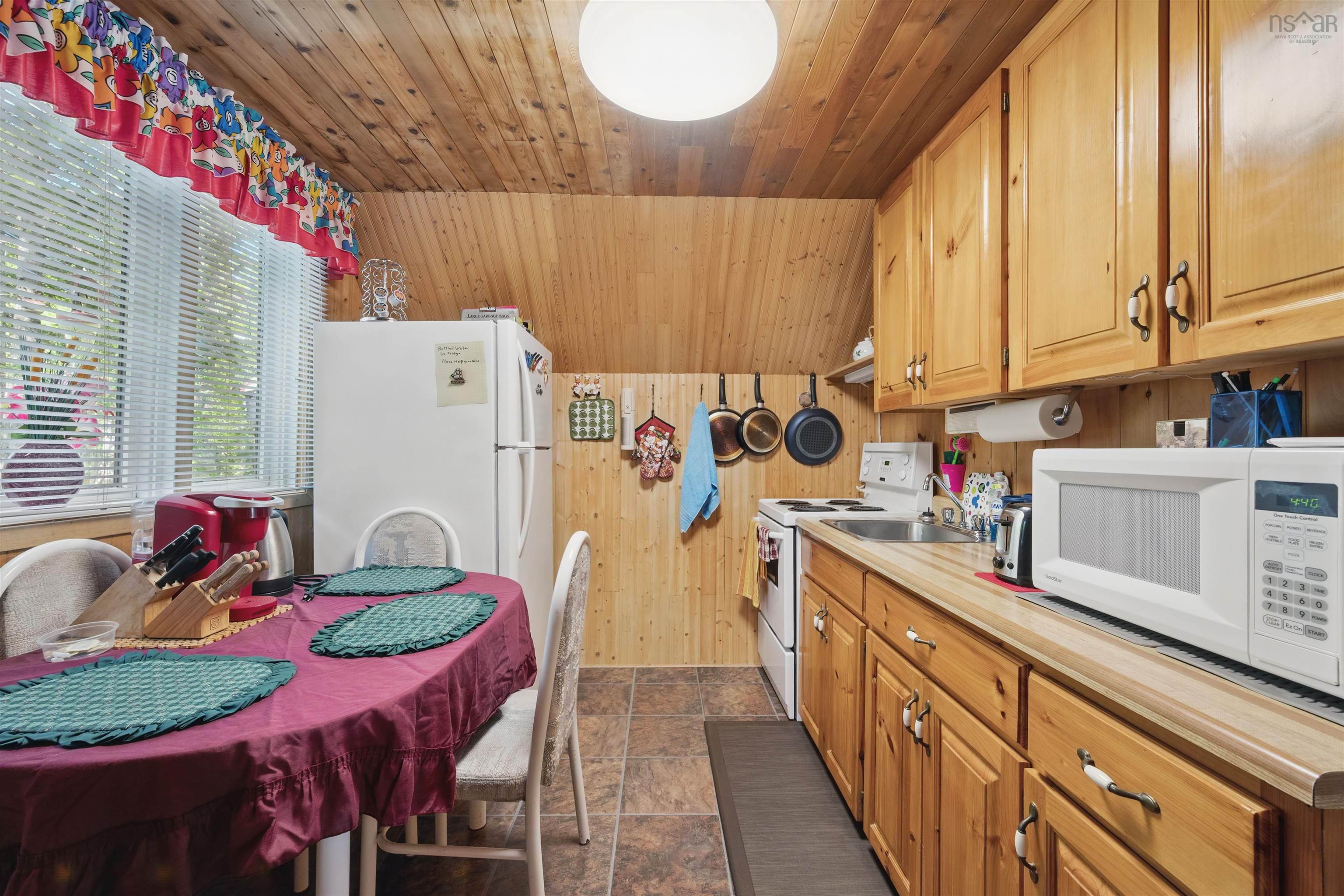 $298,800.00: 296 Lakeshore Drive, New Russell