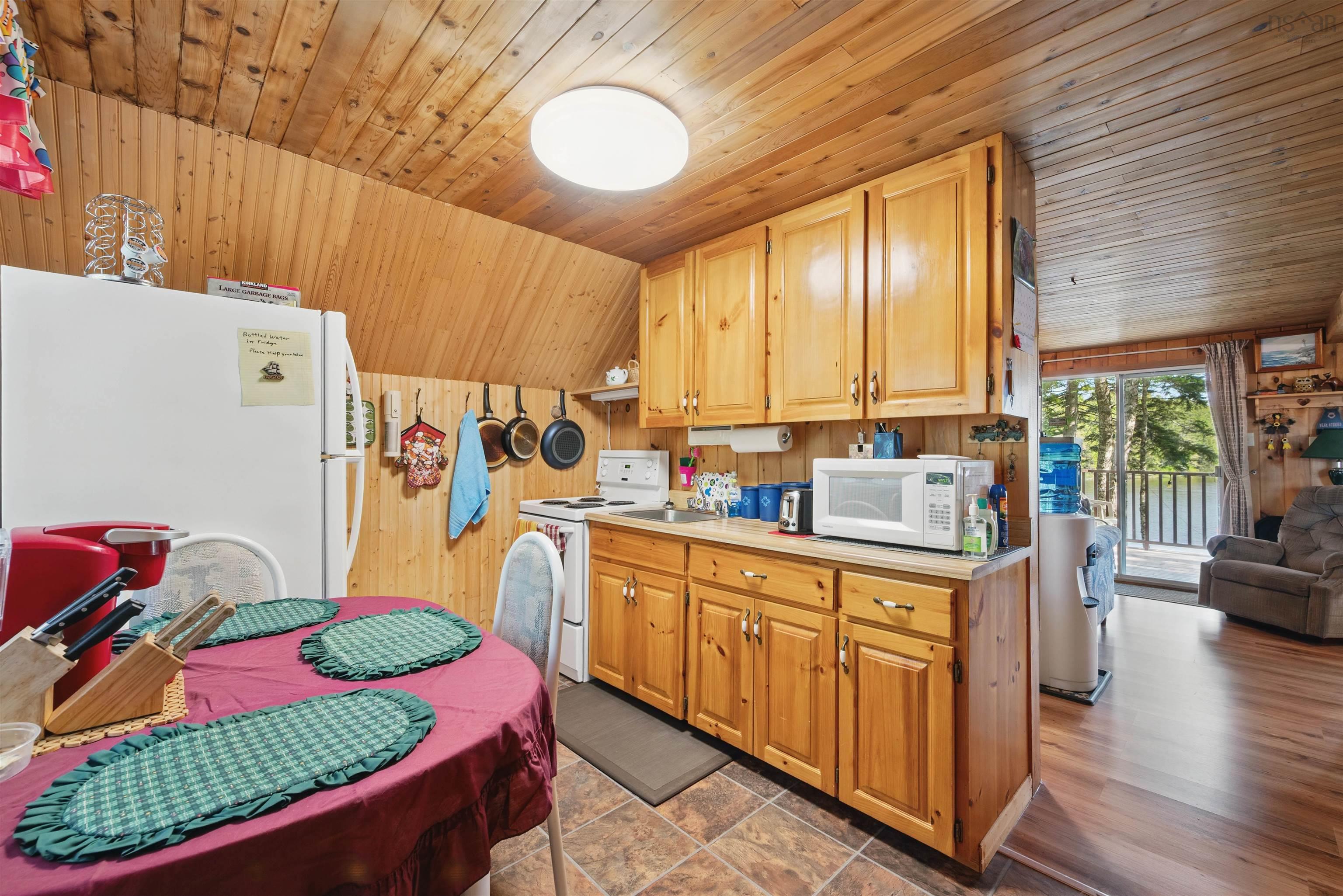 $298,800.00: 296 Lakeshore Drive, New Russell