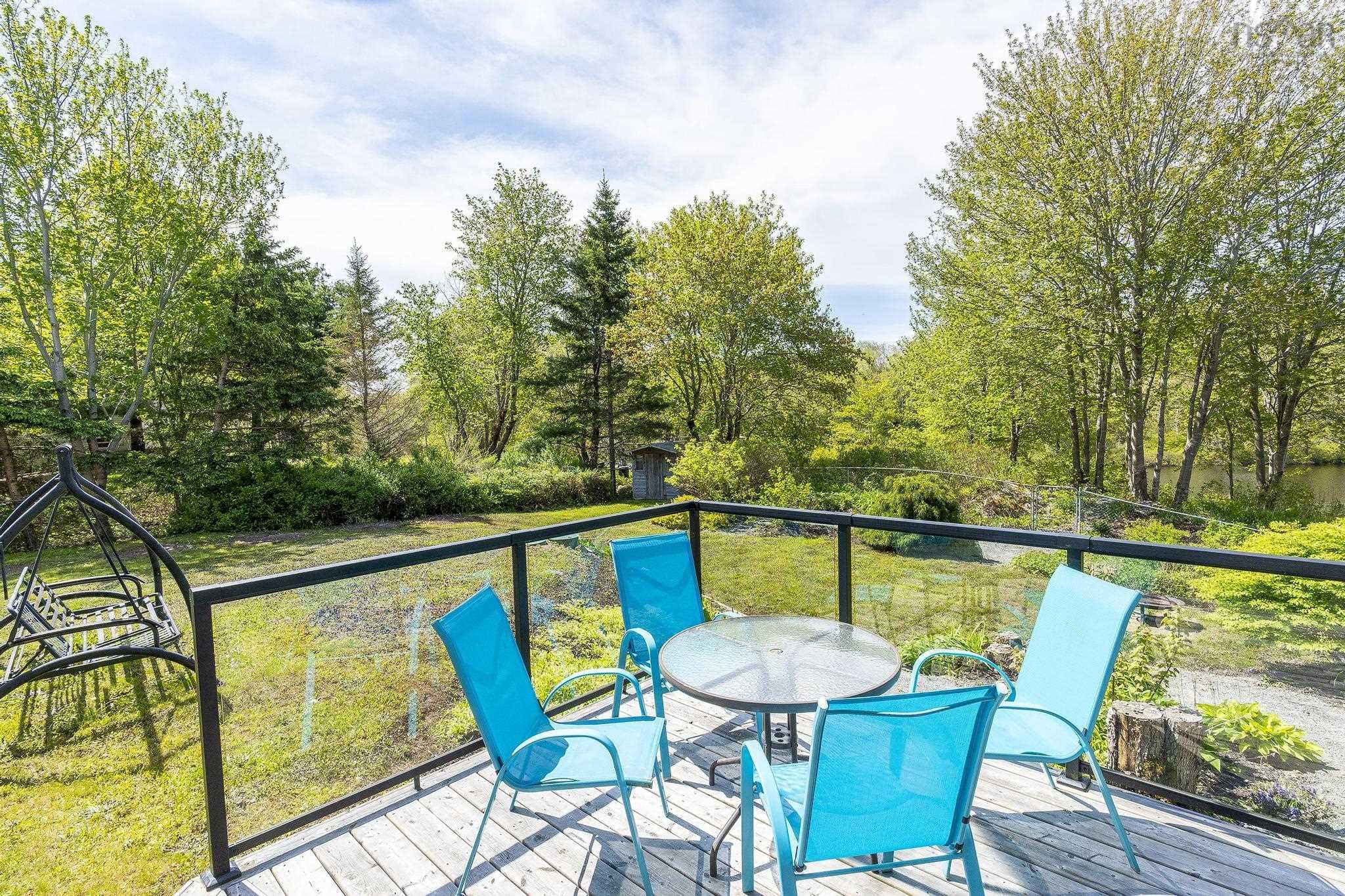 $699,900.00: 5 Waterloo Way, Stillwater Lake