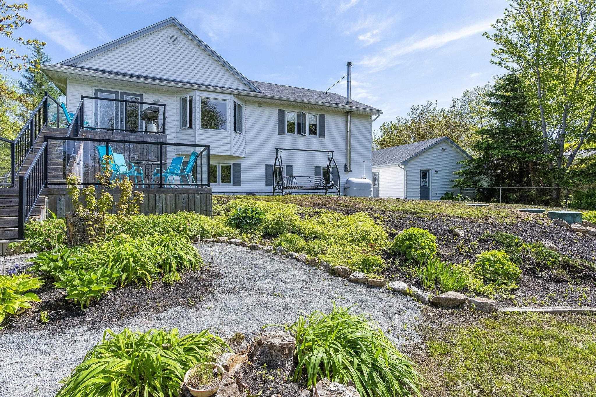 $699,900.00: 5 Waterloo Way, Stillwater Lake