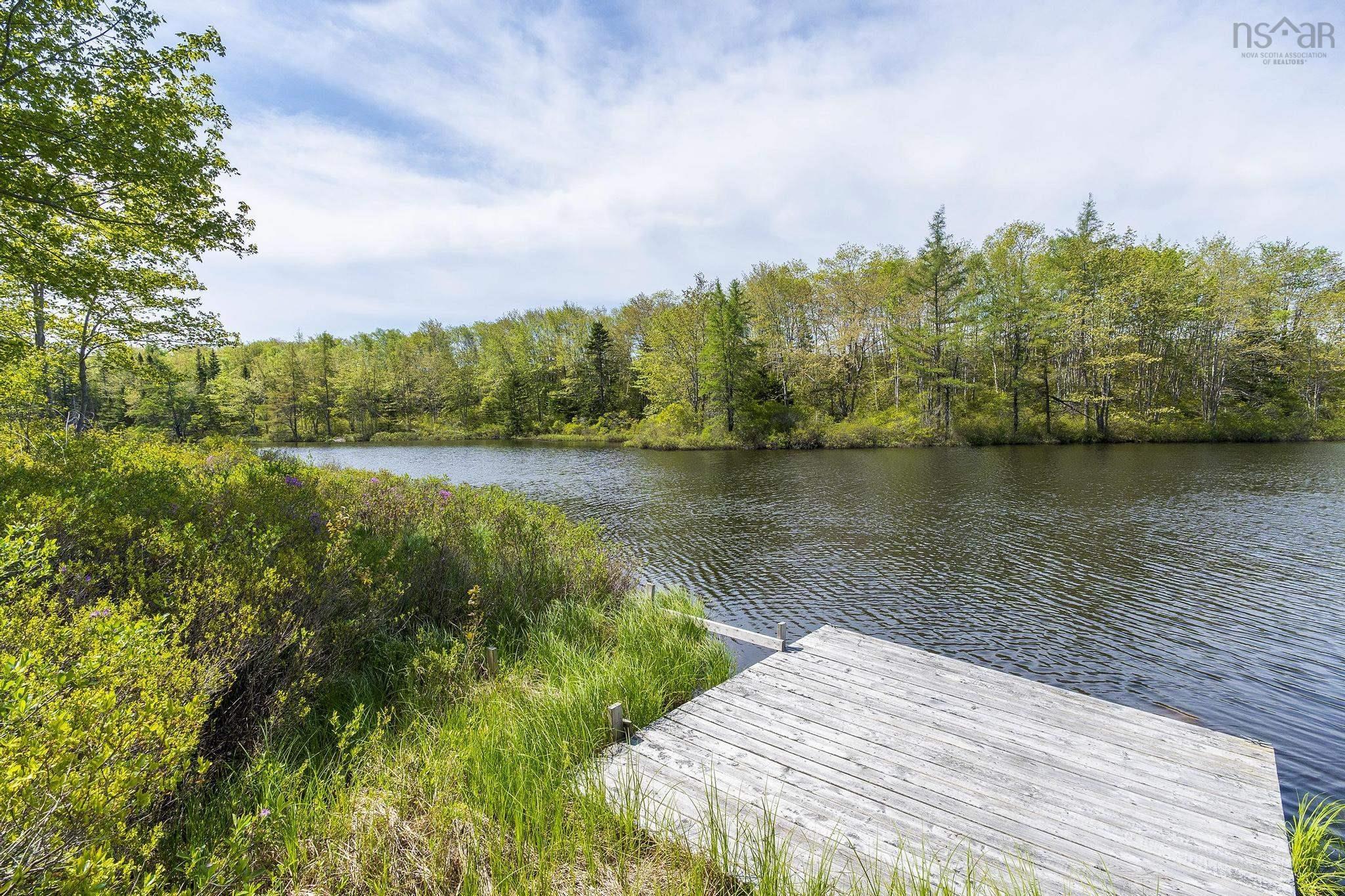 $699,900.00: 5 Waterloo Way, Stillwater Lake