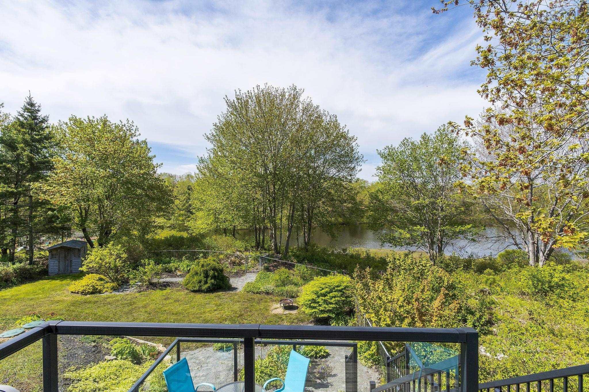 $699,900.00: 5 Waterloo Way, Stillwater Lake
