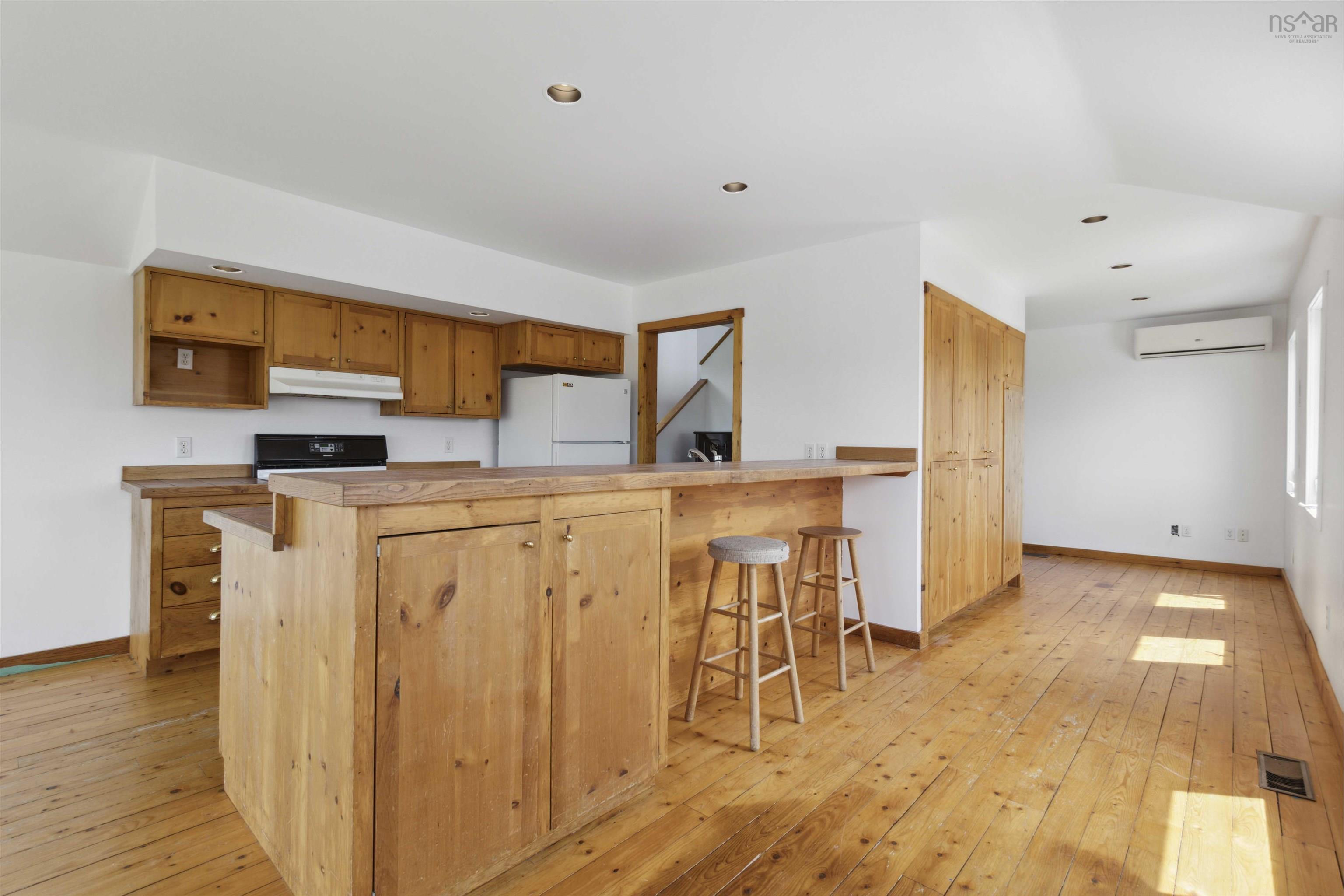 $425,000.00: 21 West Berlin Wharf Road, West Berlin