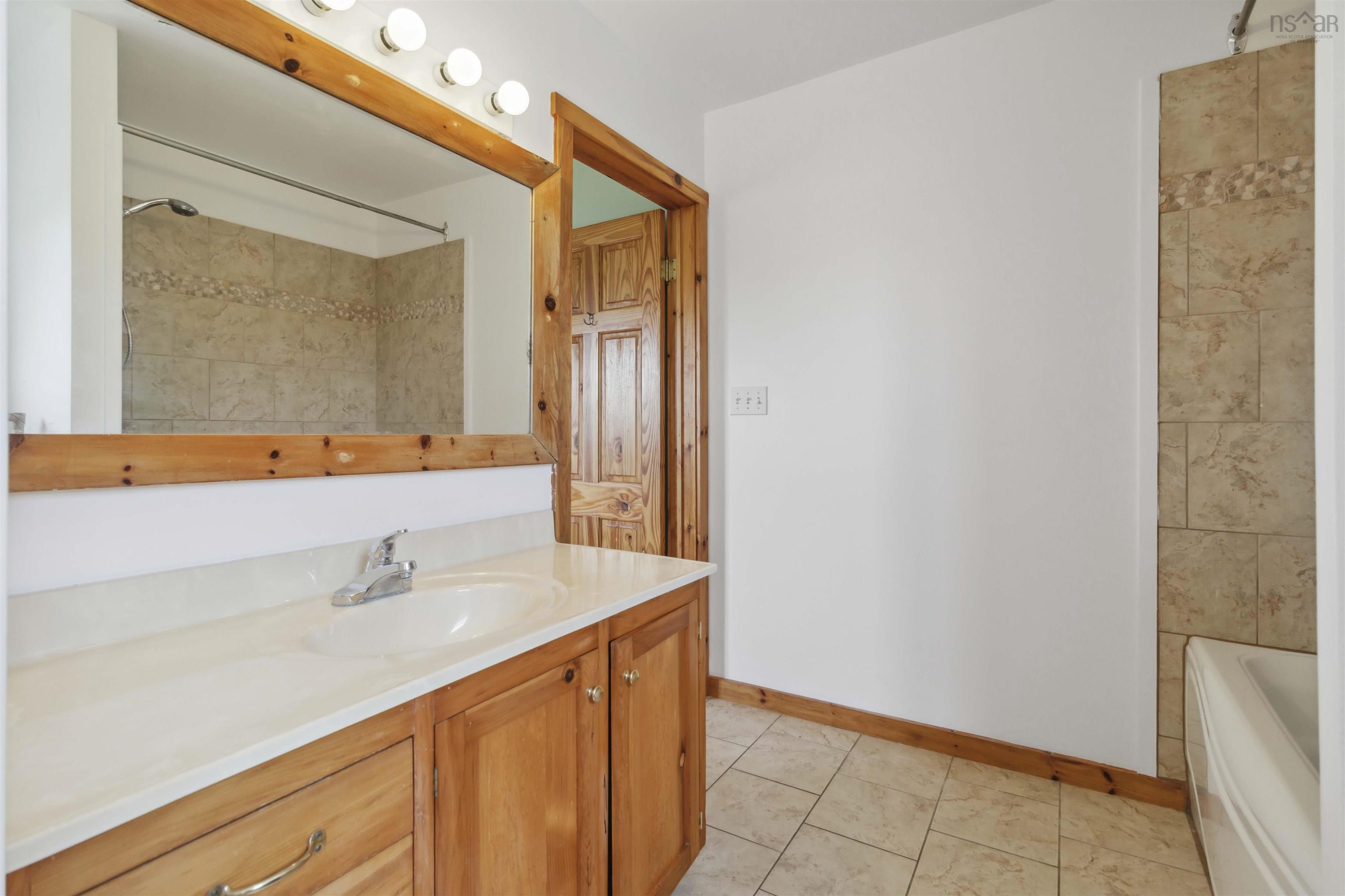 $425,000.00: 21 West Berlin Wharf Road, West Berlin