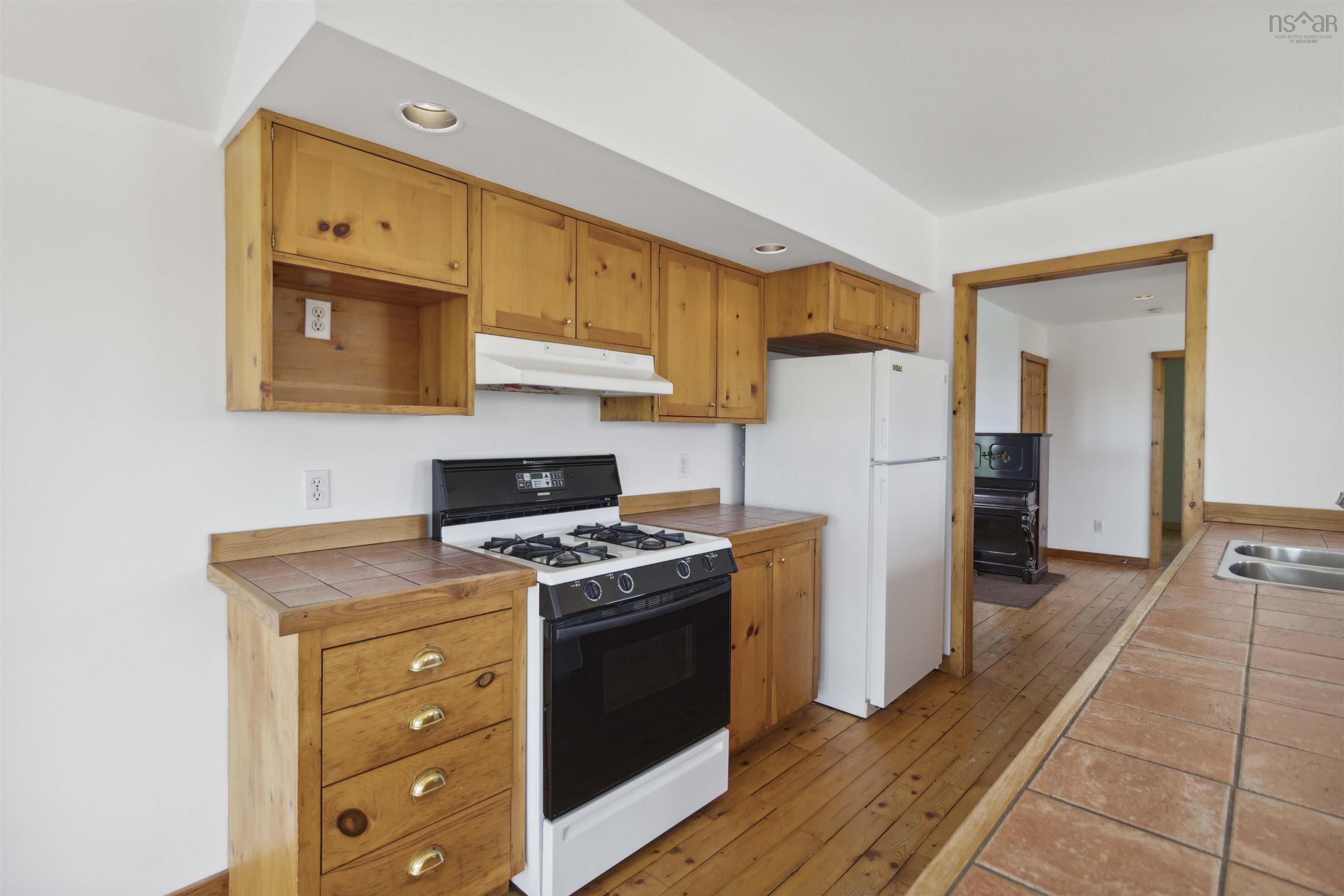 $425,000.00: 21 West Berlin Wharf Road, West Berlin