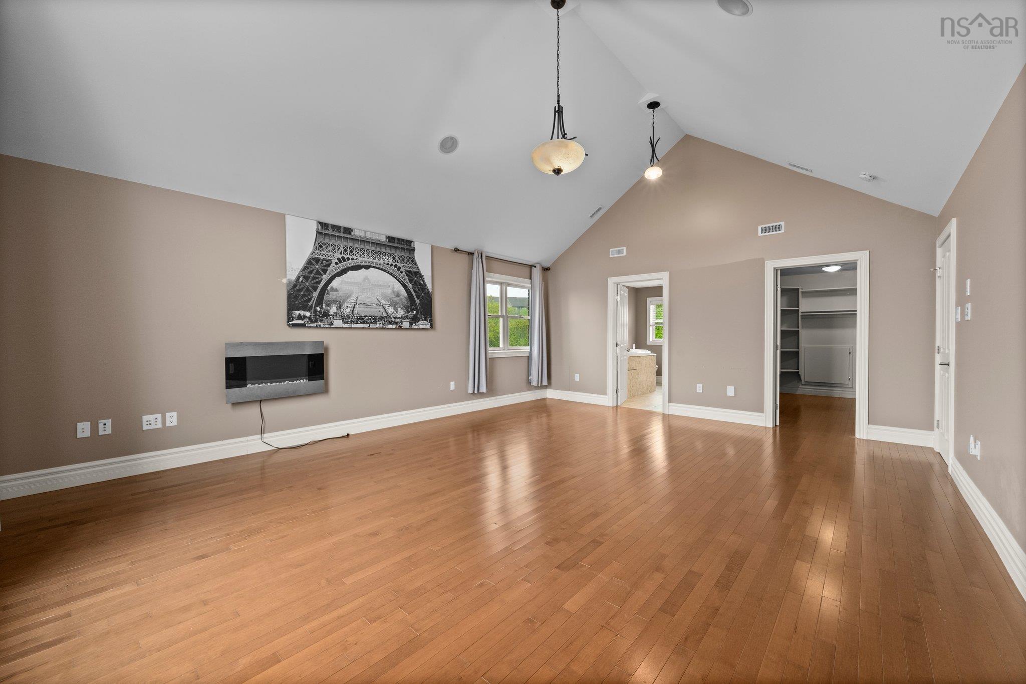 $1,749,900.00: 72 Worthington Place, Bedford