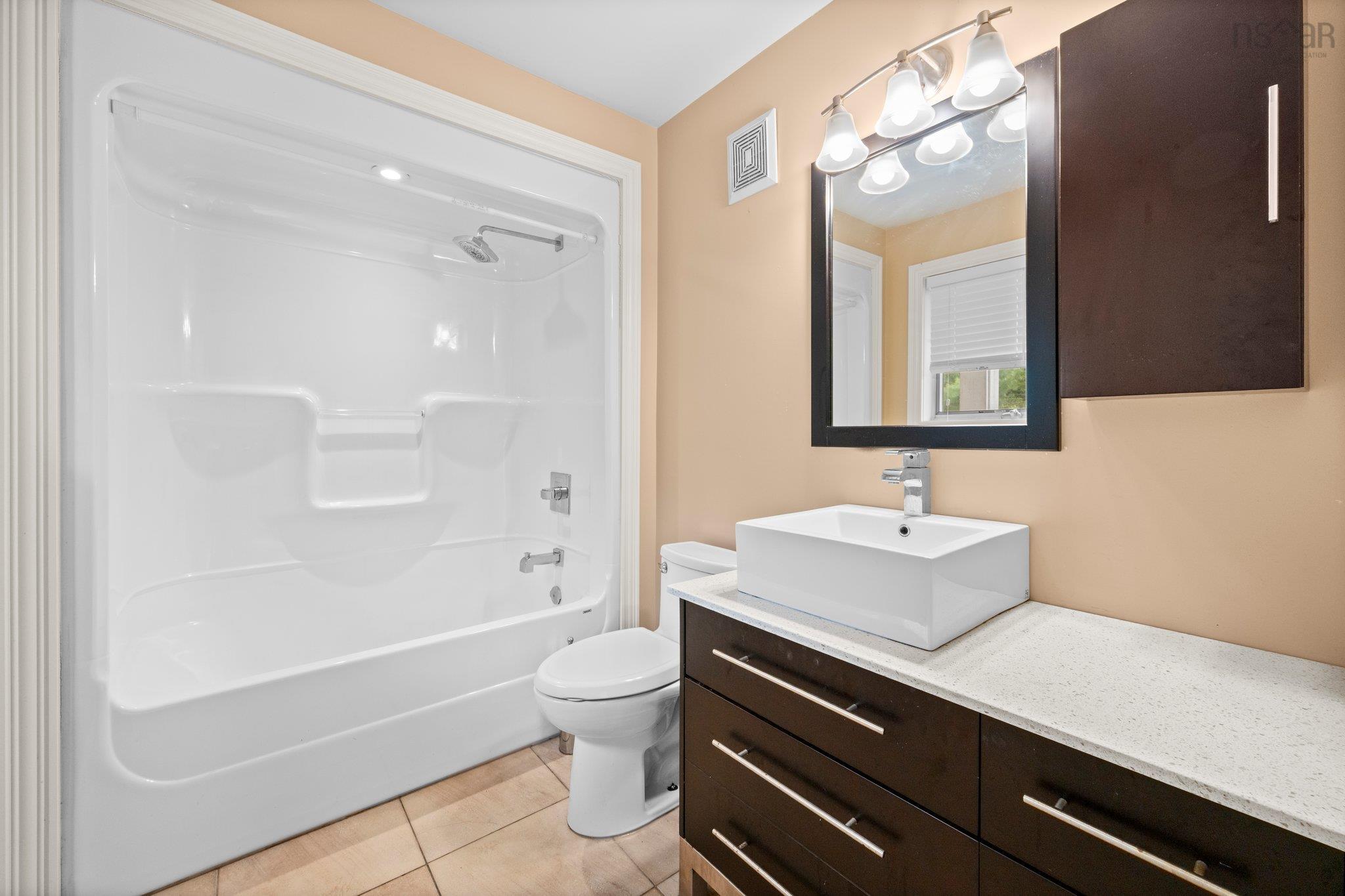 $1,749,900.00: 72 Worthington Place, Bedford