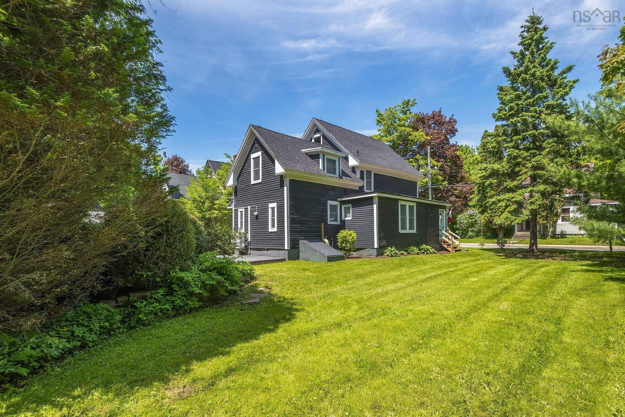 $429,900.00: 40 Crescent Avenue, Kentville