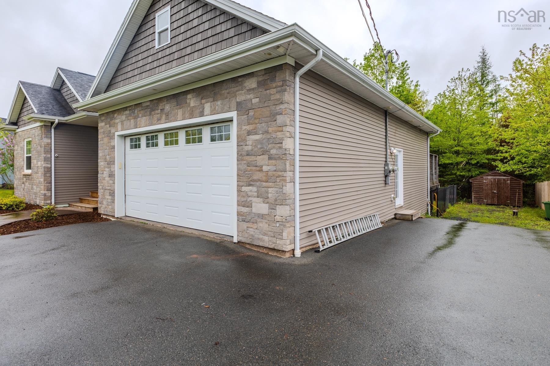 $729,900.00: 168 Forest Hill Dr, Valley