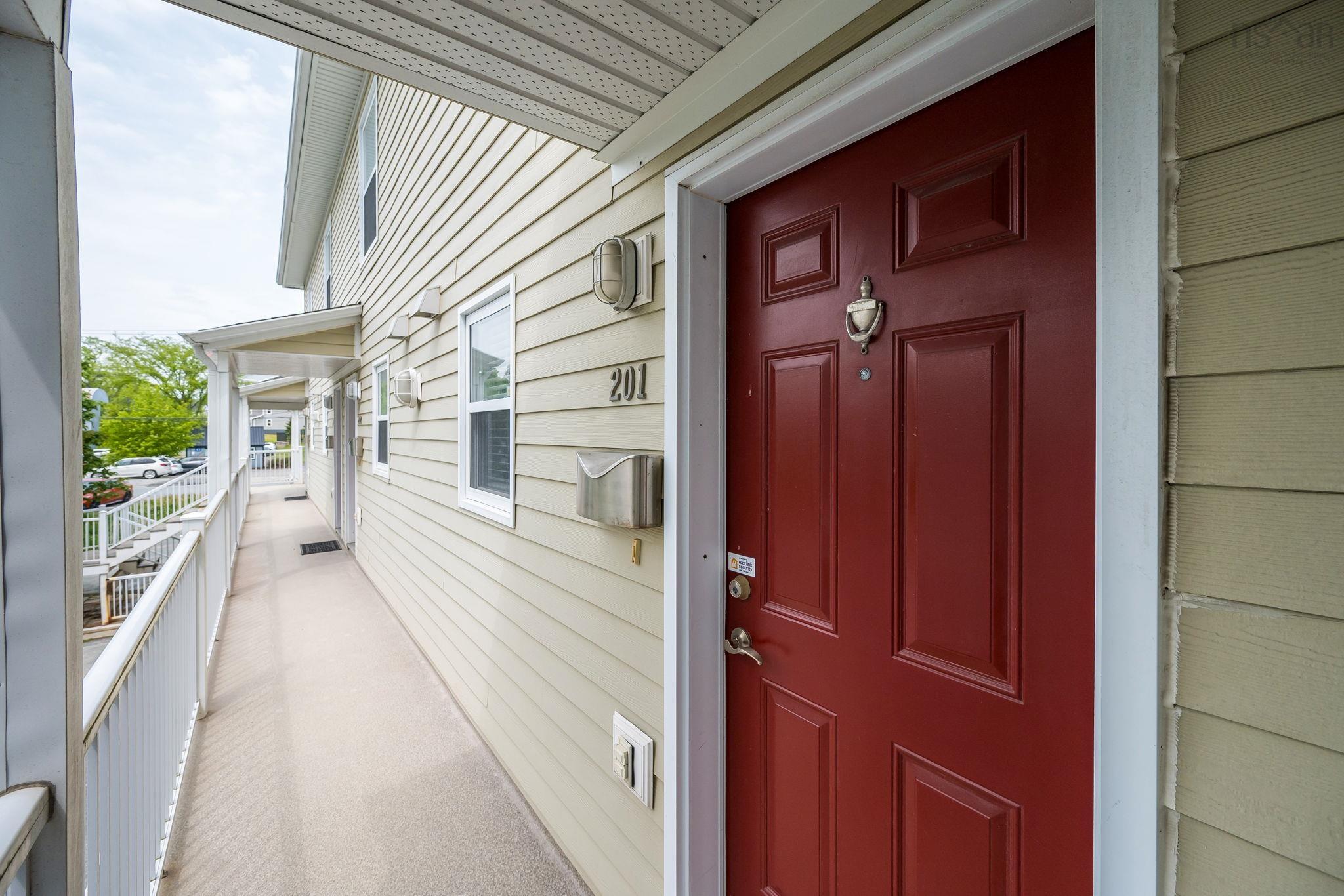 $339,900.00: 201 52 Irishtown Road, Dartmouth