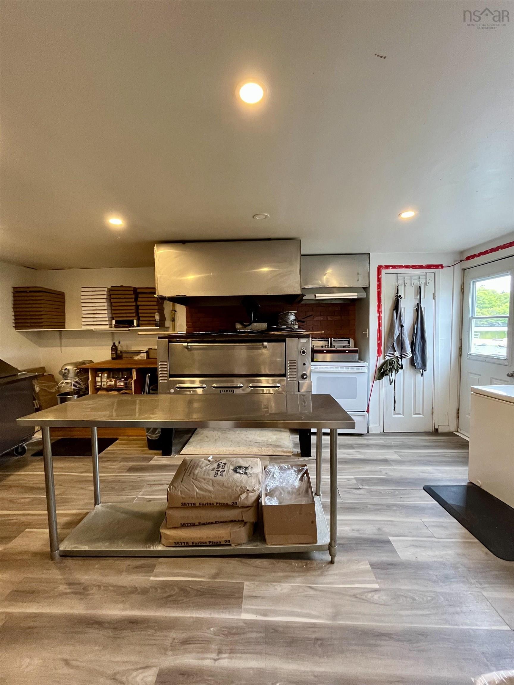 $369,000.00: 1252 River Road, Bear River