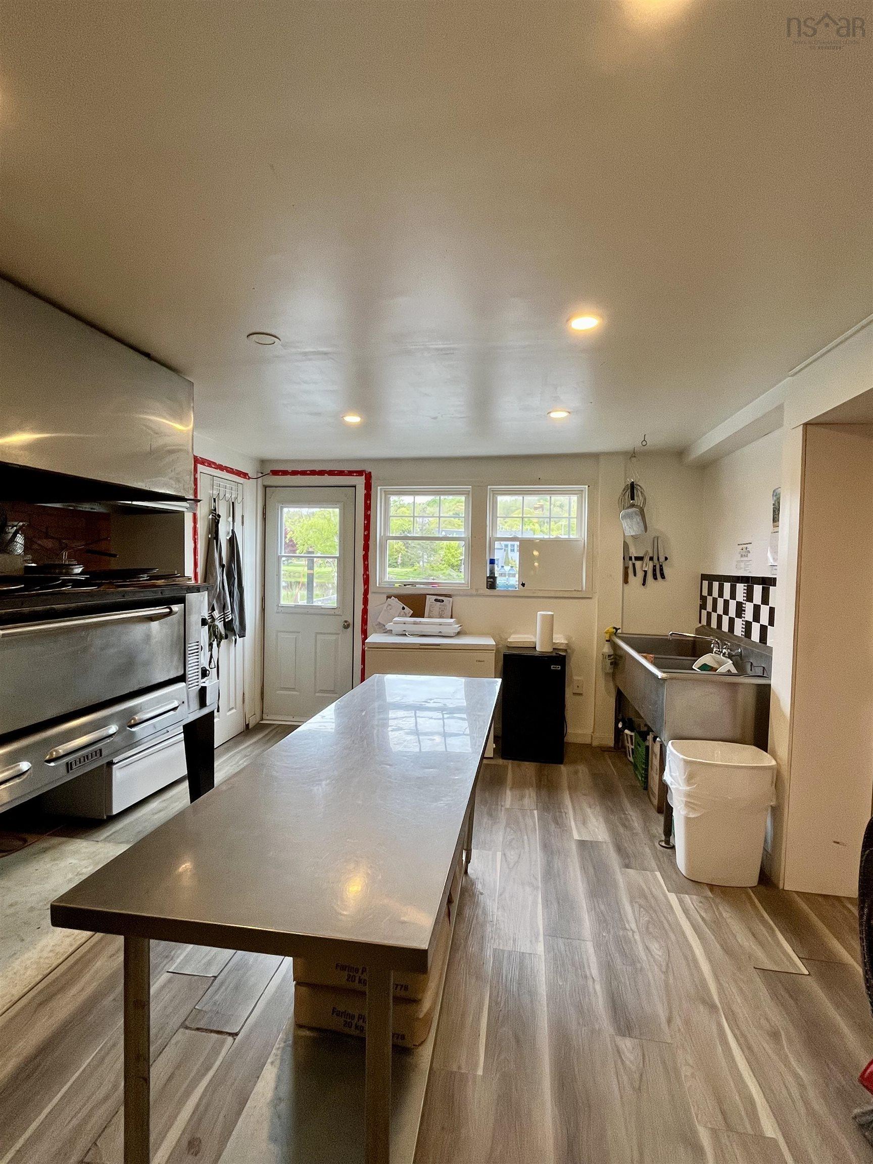 $369,000.00: 1252 River Road, Bear River