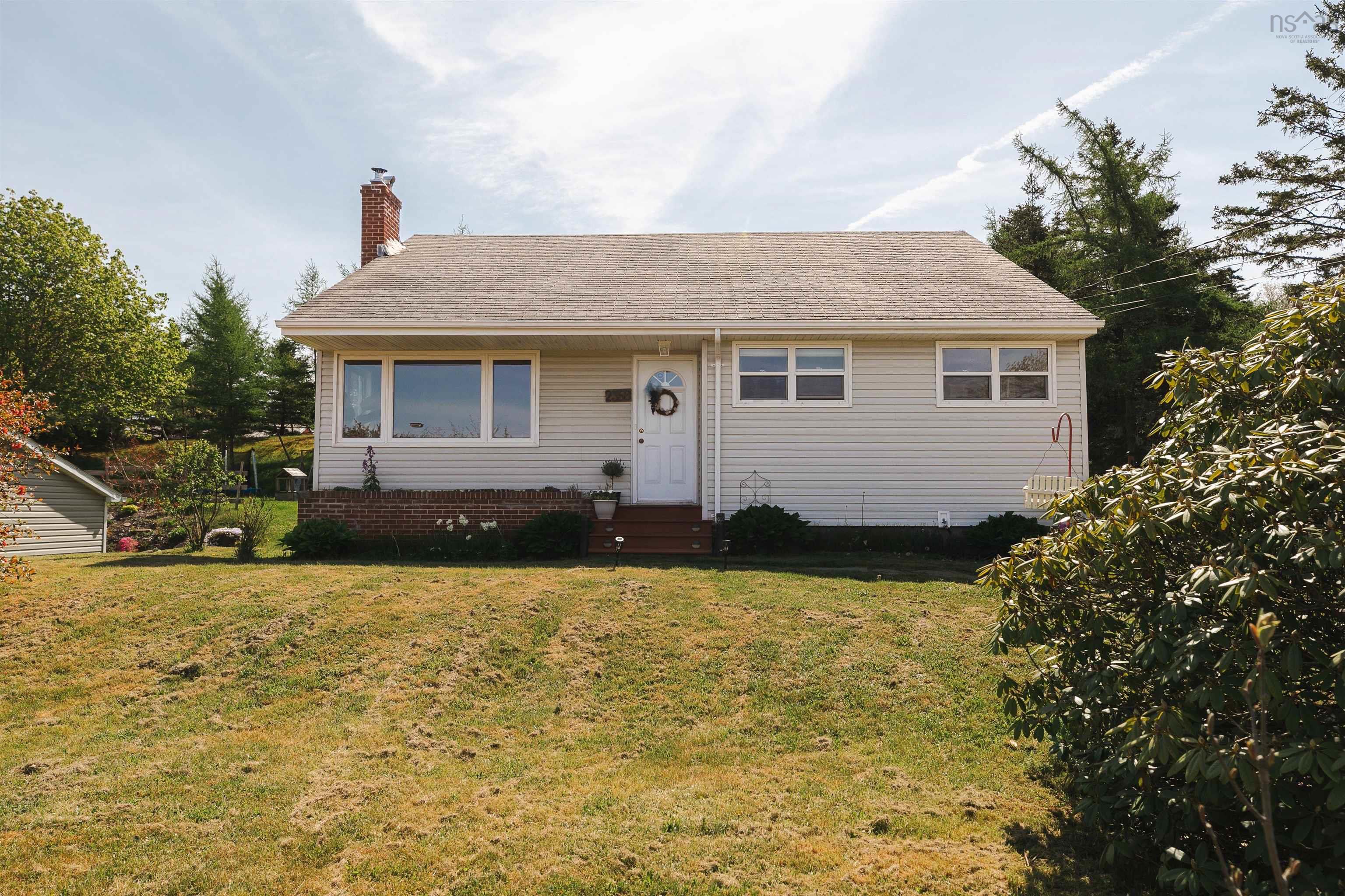 $474,900.00: 2358 Prospect Road, Hatchet Lake