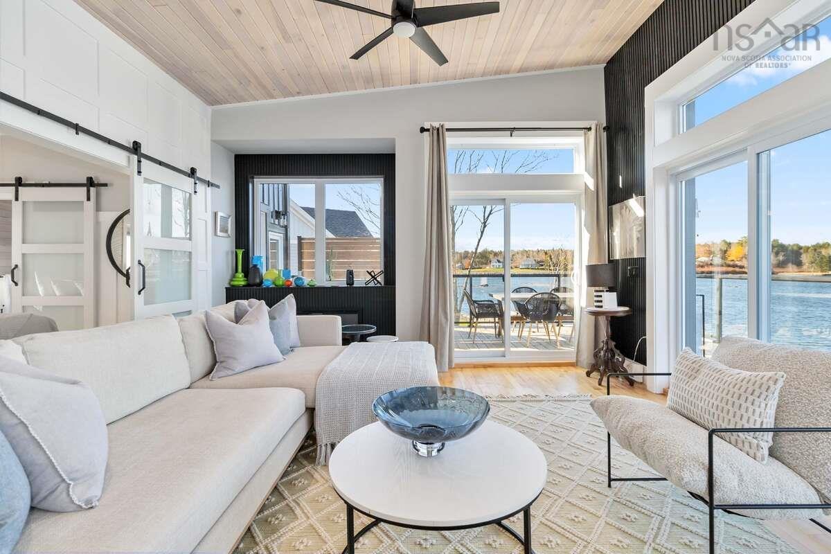 $785,000.00: 2 693 Masons Beach Road, First South